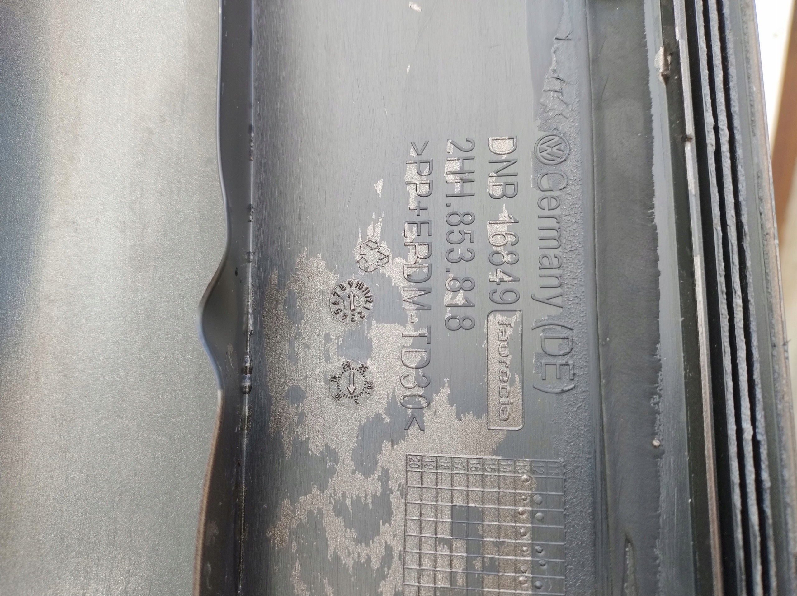 VW AMAROK 2H MOULAGE AILE DROITE ARRIÈRE COUVERTURE 2HH853818 E101