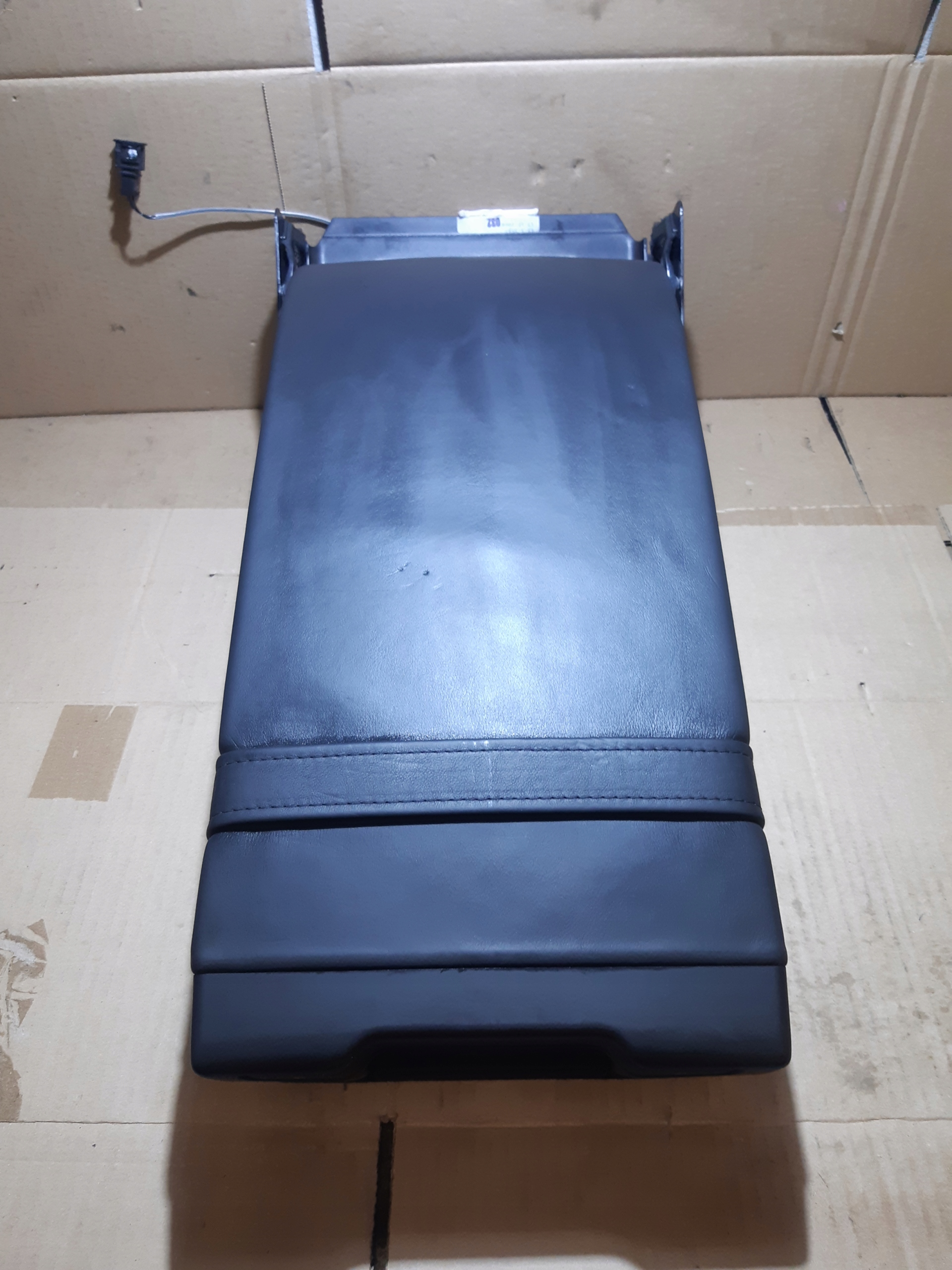 AUDI A8 D3 bracciolo KANAPY posteriore 4E0886805C