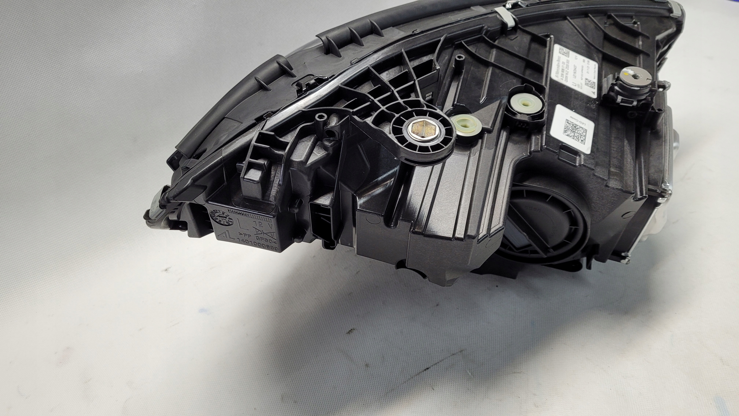 MERCEDES C-KLASA W206 LAMPA PRZÓD LEWA FULL LED H Wersja Europejska