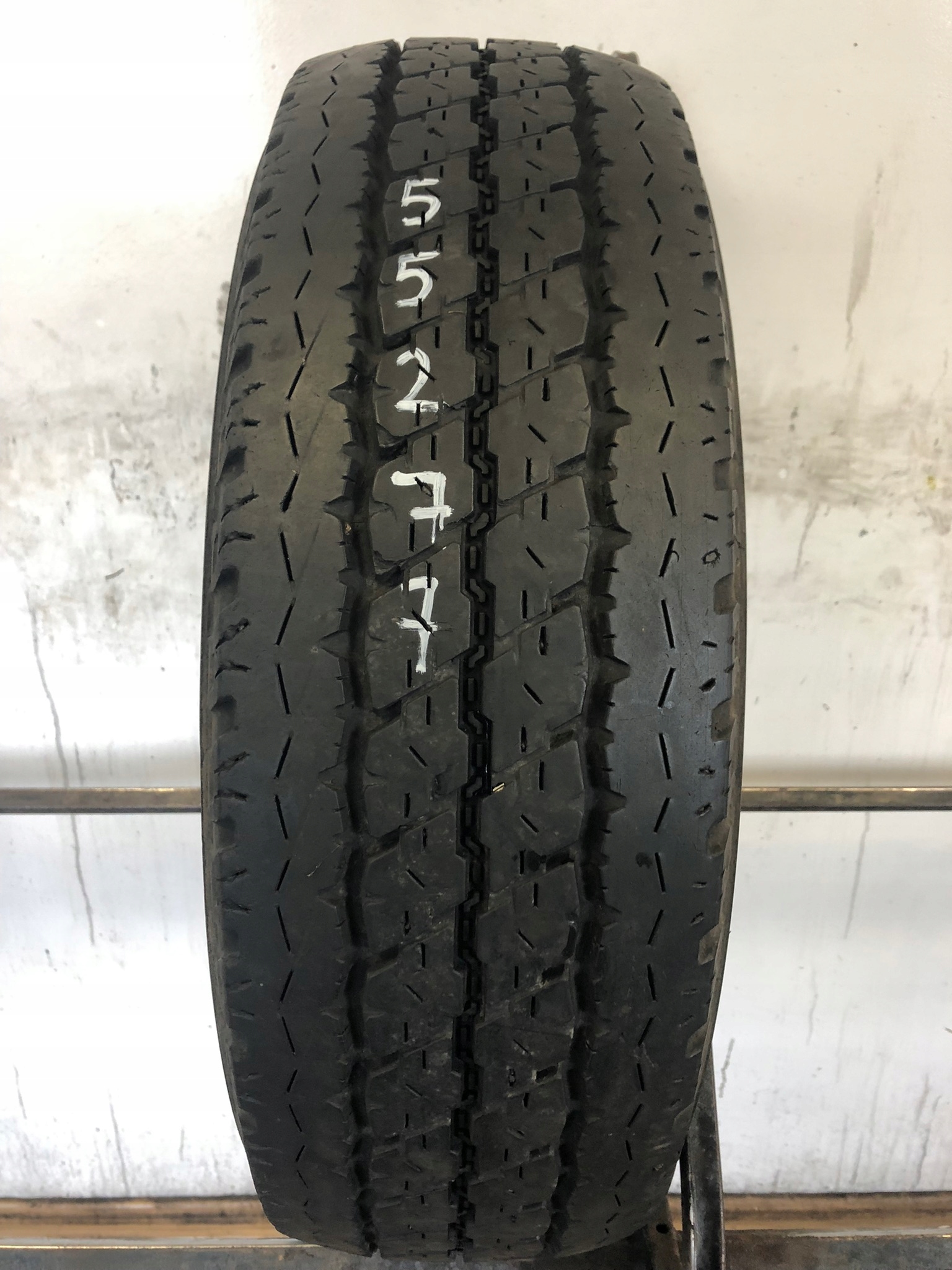 BRIDGESTONE DURAVIS R630 195/70 / 15C (55277)