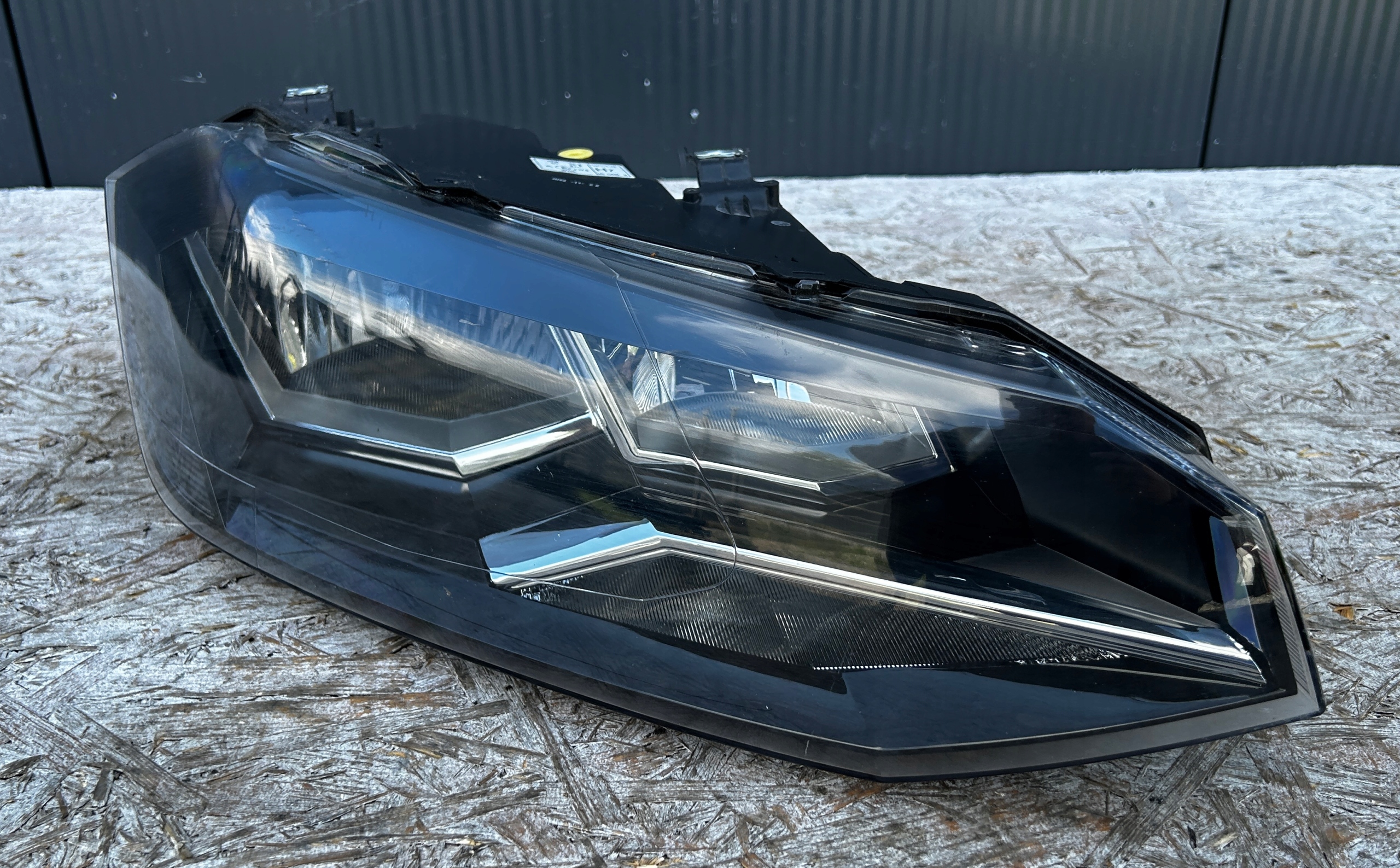 light right front front VW POLO VI 2G TYC