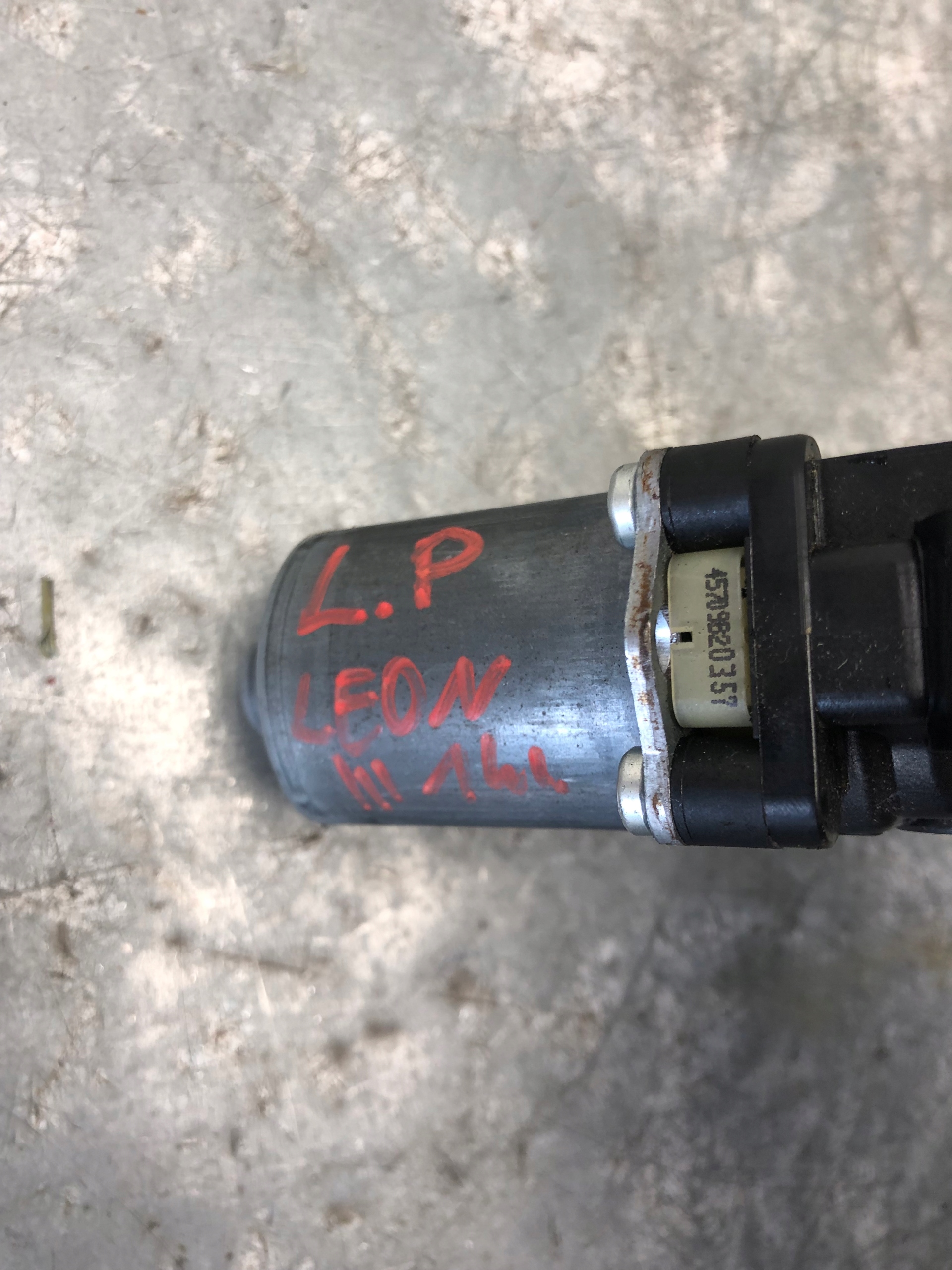 mini motor windows left front SEAT LEON III 5Q0959801B
