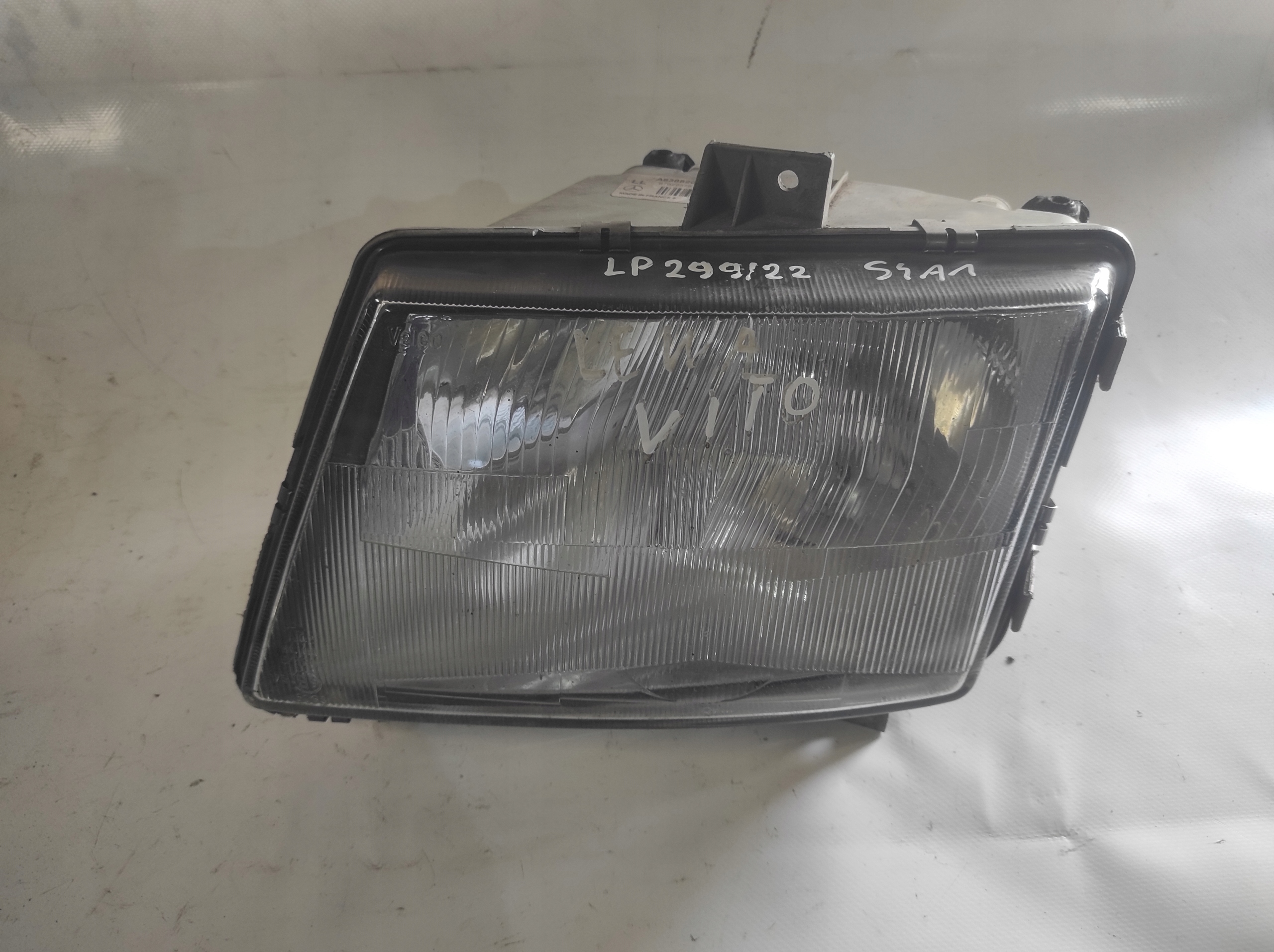 light left front left front MERCEDES VITO W638