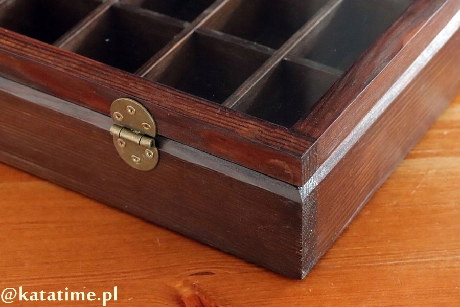 SKRZYNECZKA KASETKA PUDEŁKO BOX NA 24 ZEGARKI DREWNIANA ROBIONA RĘCZNIE Kolor brązowy