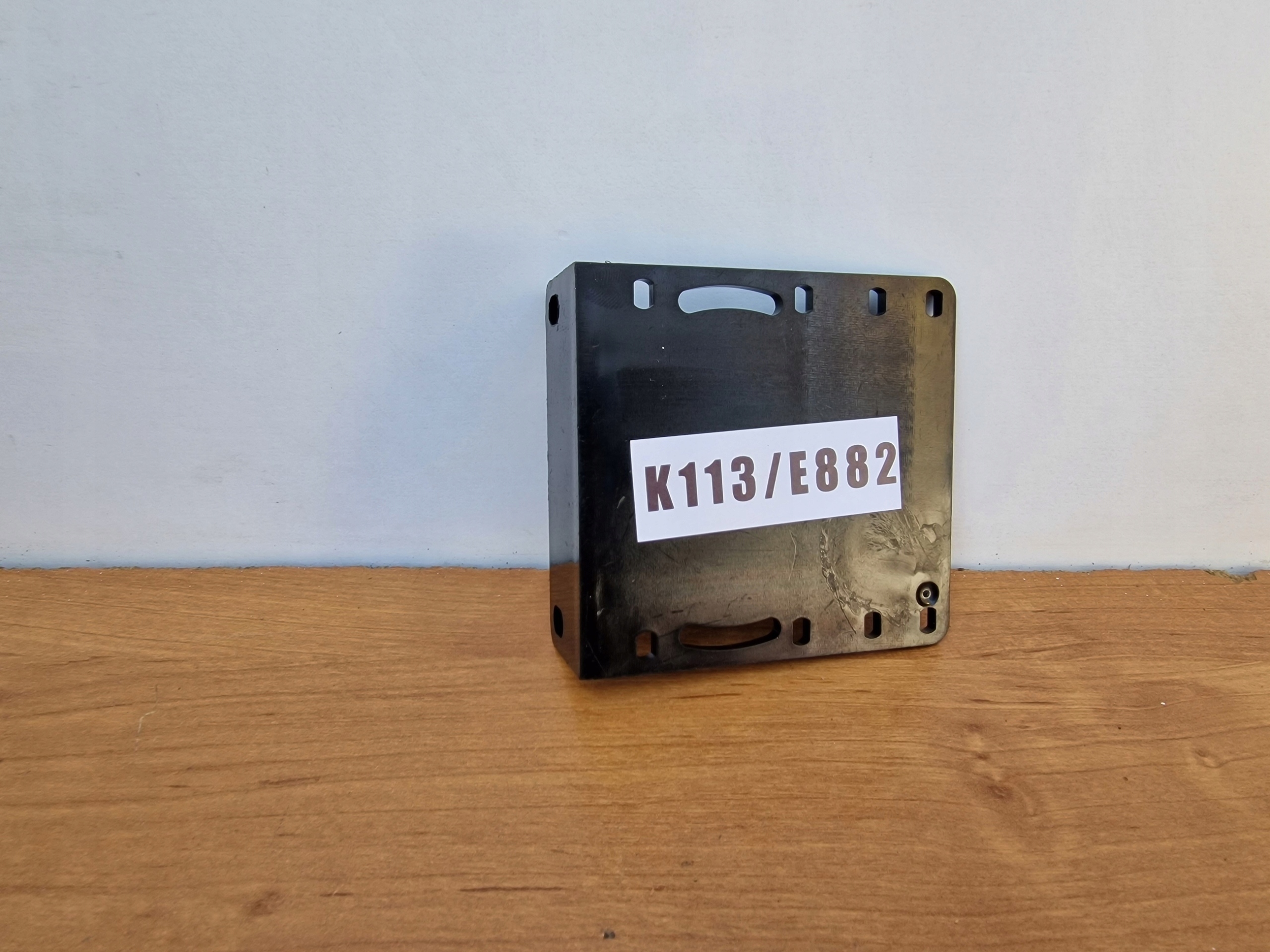 UCHWYT RADIA ZMIENIARKI BLAUPUNKT RCM127 PARIS