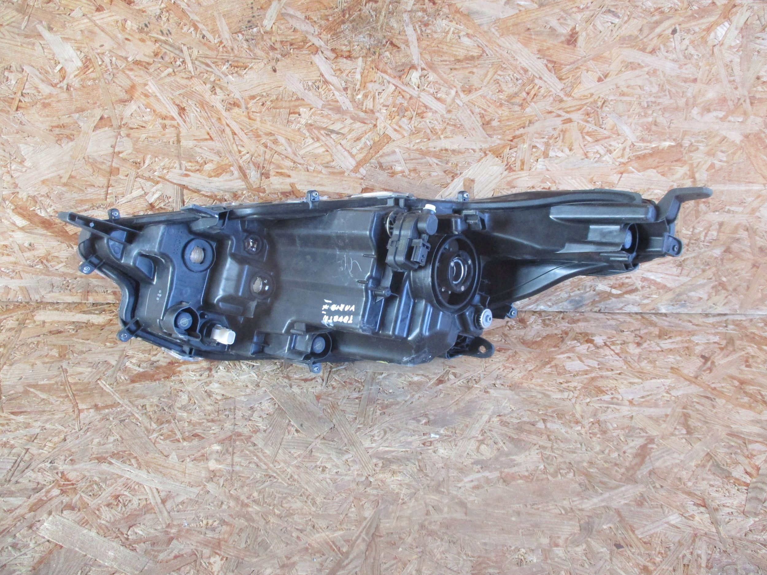 light front front right TOYOTA YARIS IV