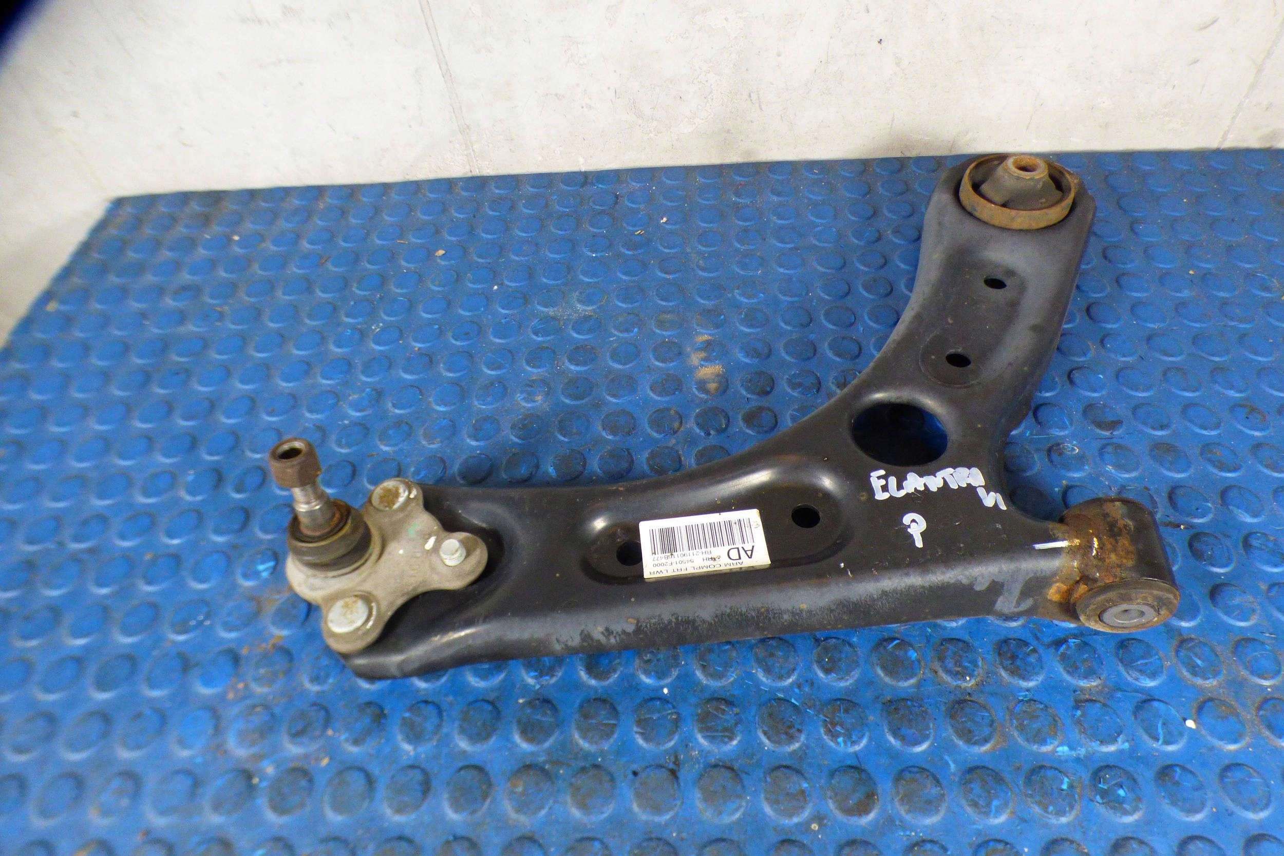 Hyundai Elantra VI arm right front 54501-F2000 original st.BDB