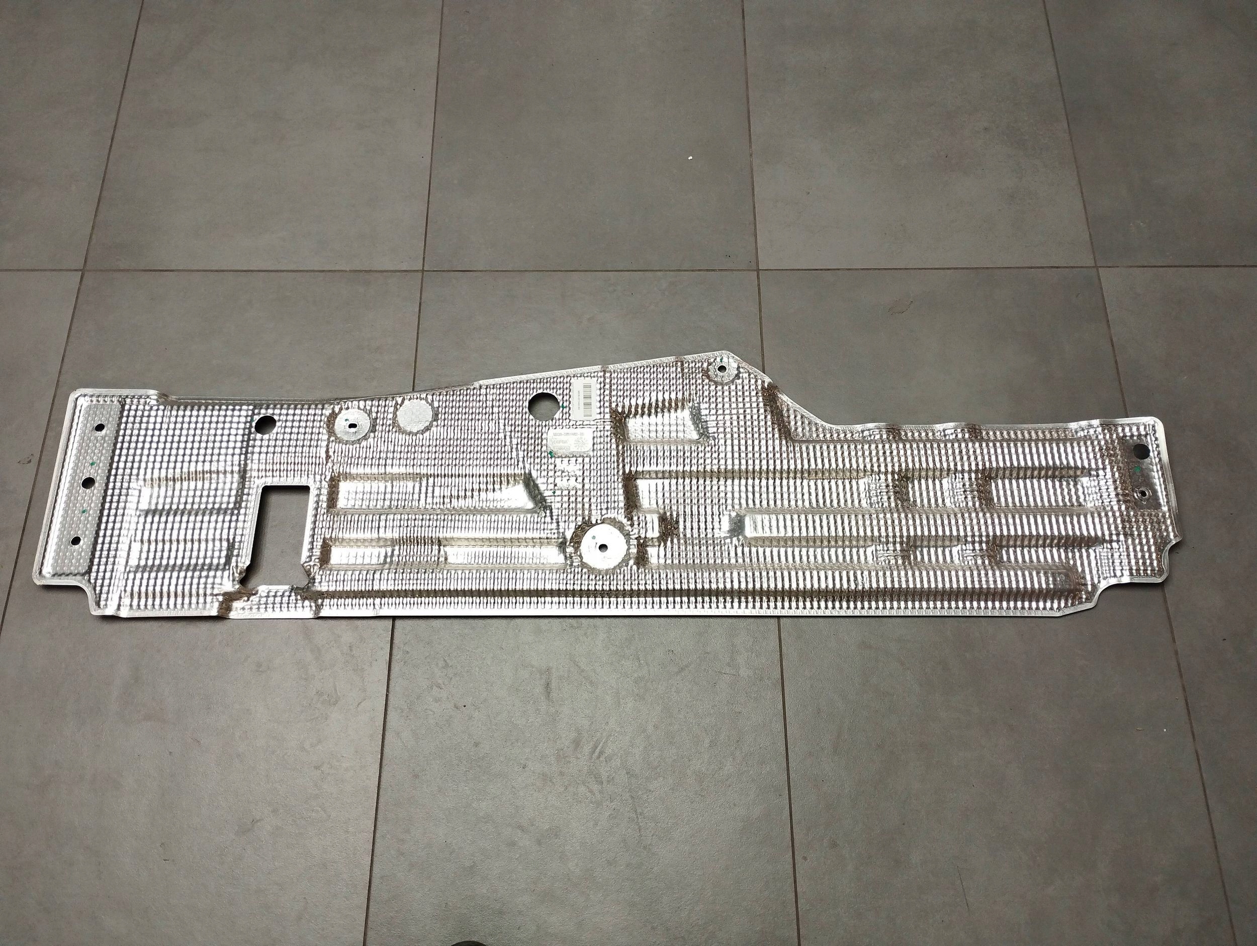 Volkswagen Amarok II Blende Abdeckung TERMICZNA MB3B5811442BD