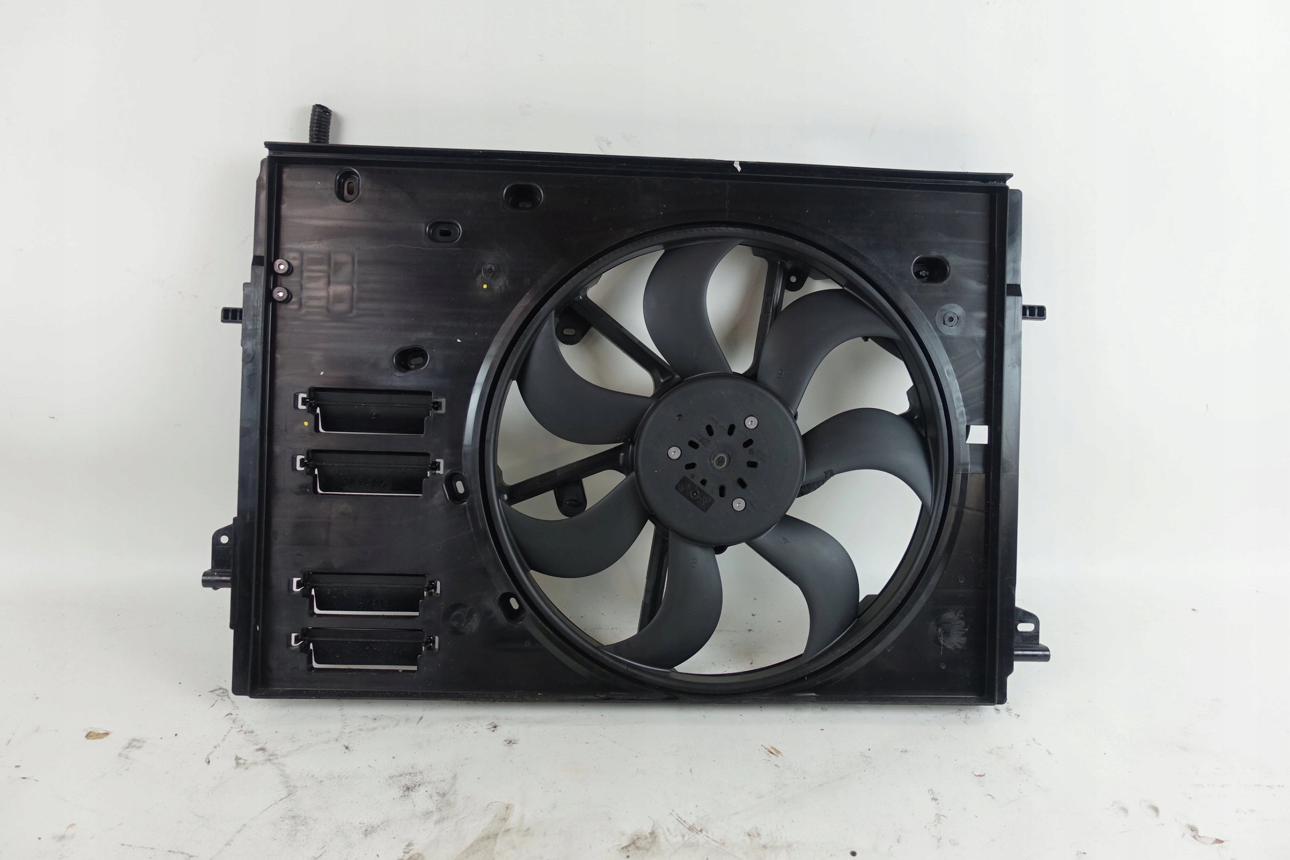 Renault Kadjar wentylator chłodnicy 21481HV80B