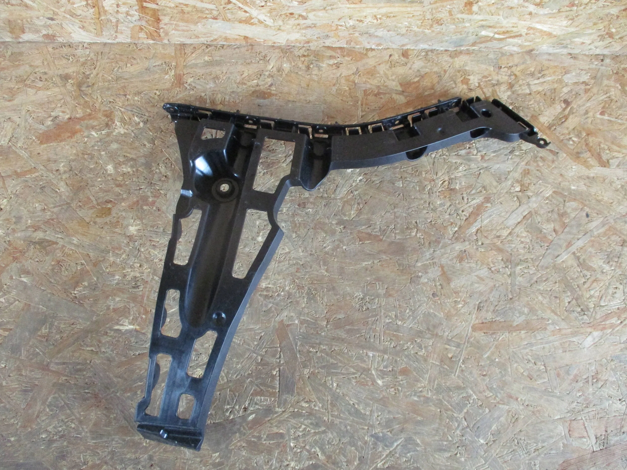 bumper bracket rear part left MB C KLASA W206 sedan