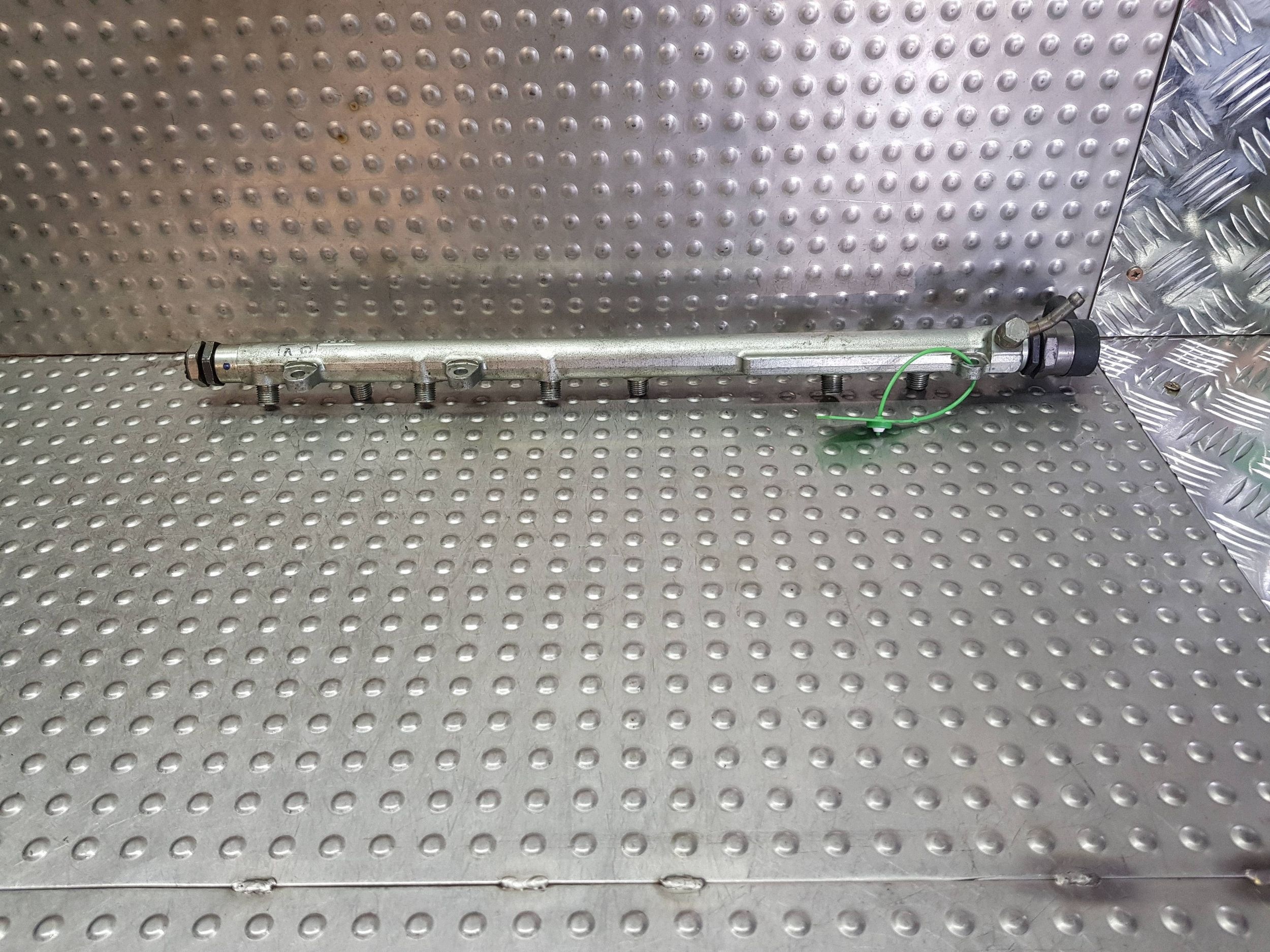 injection ramp sensors 7795514 BMW E60 E61 E65 E70 E87 E90 3.0 D M57N2