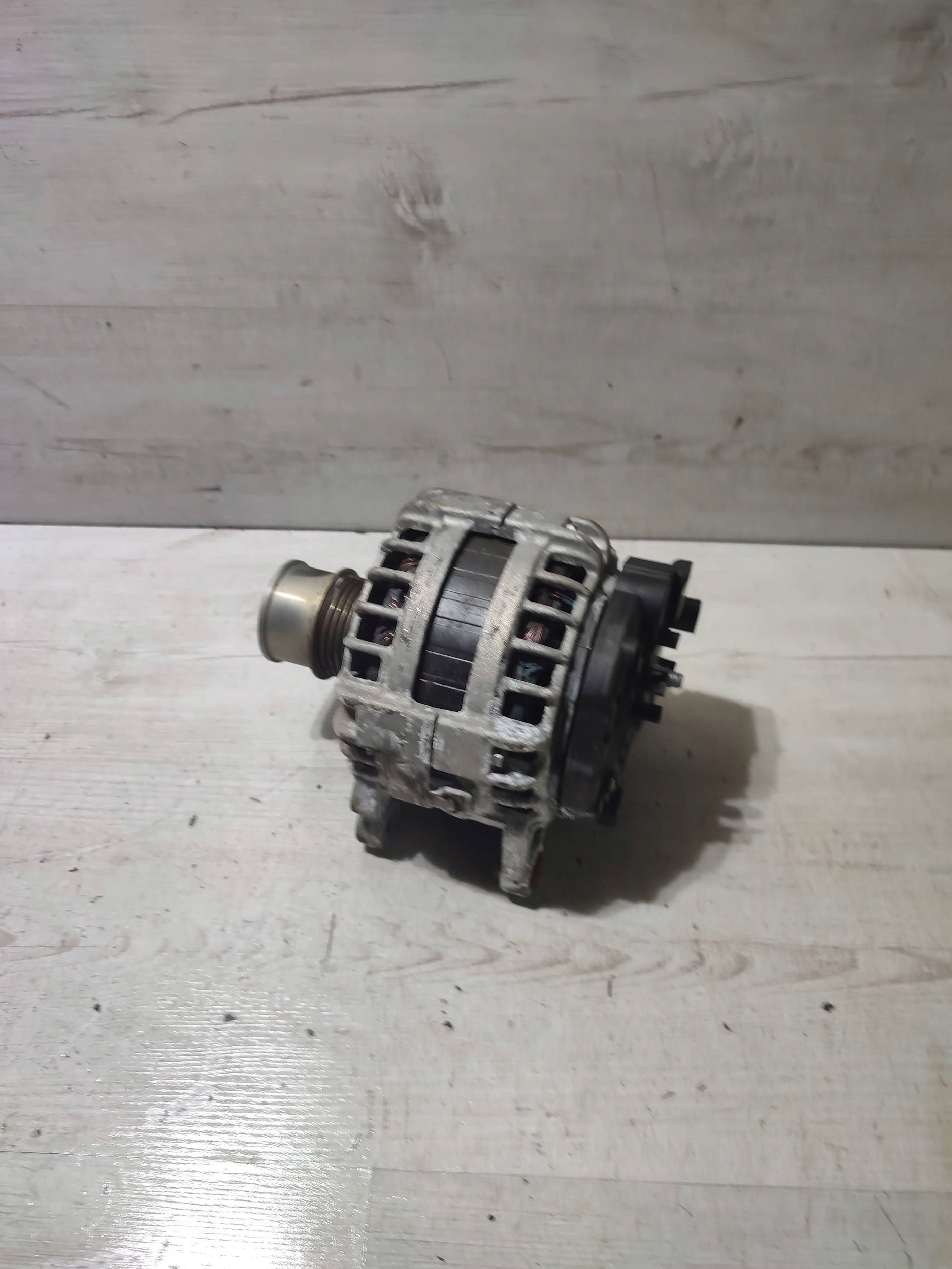 Volkswagen Touran III 2020 Alternator