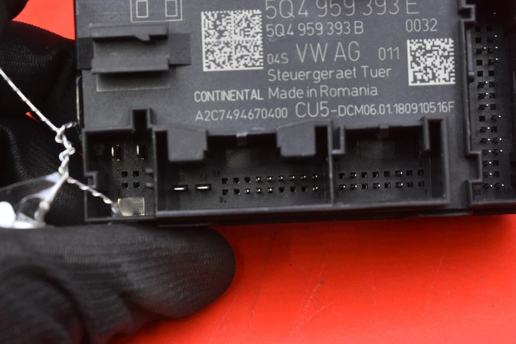 control unit module door left front 5Q4959393E SKODA OCTAVIA 3 III LIFT 17-20