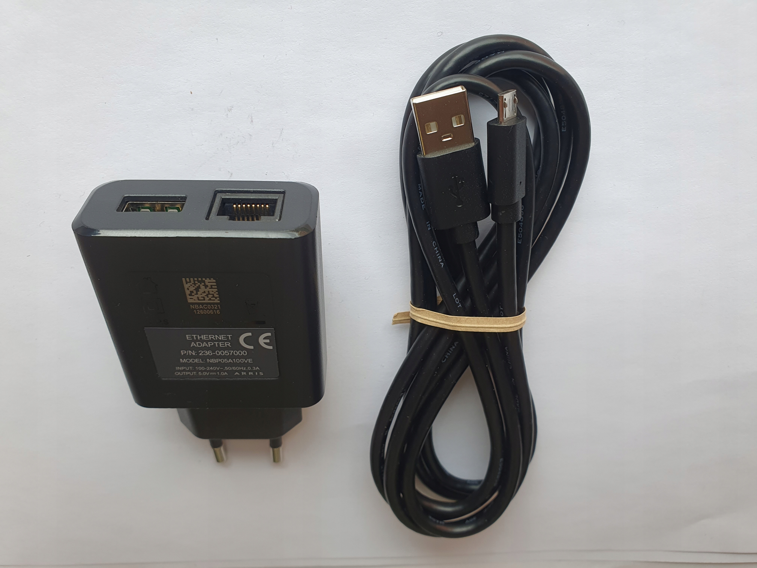 

Adapter Usb Ładowarka Uniwersalna 5V-1A Micro Usb