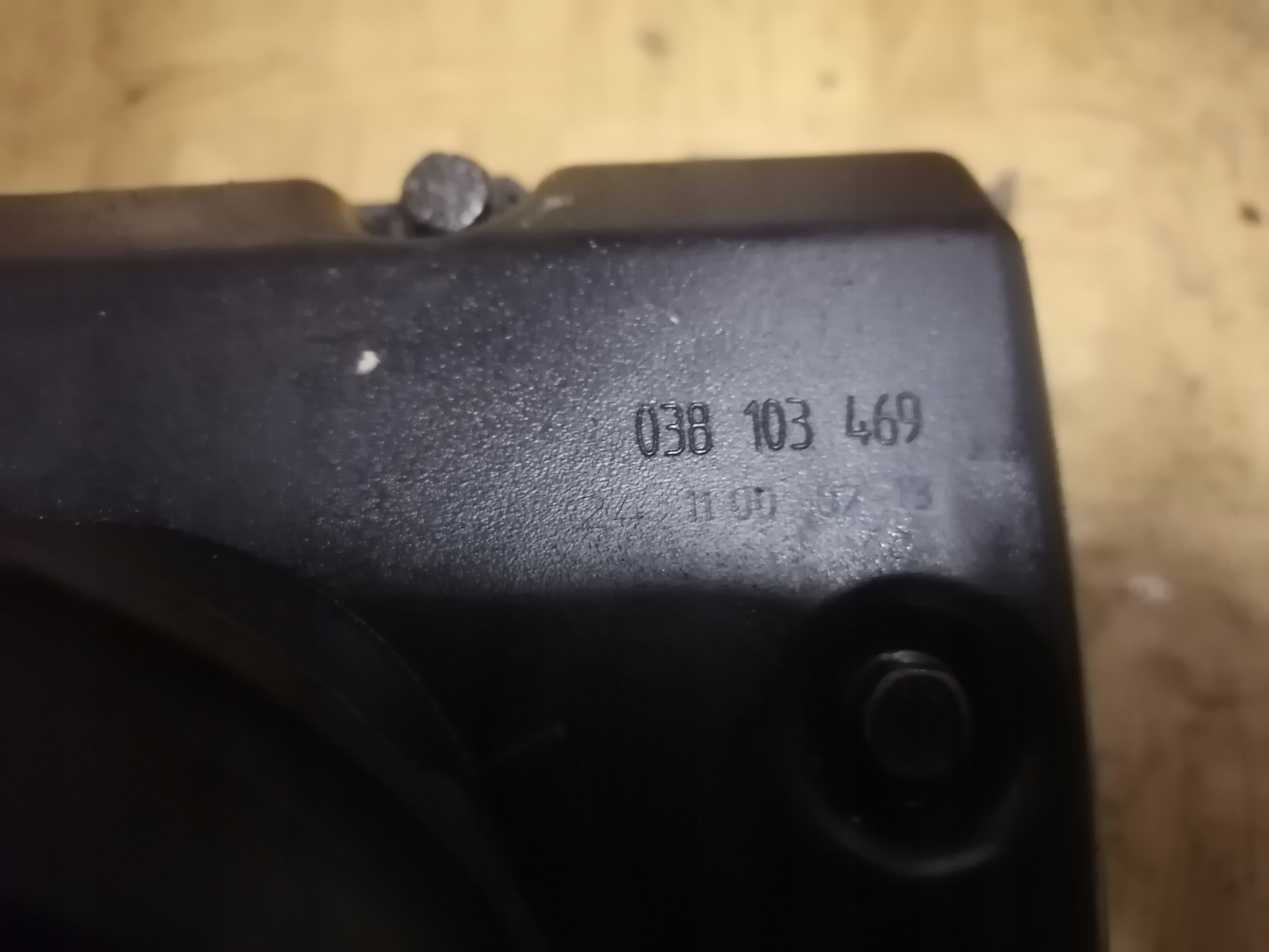 Abdeckung der Ventile AUDI VOLKSWAGEN 038103469