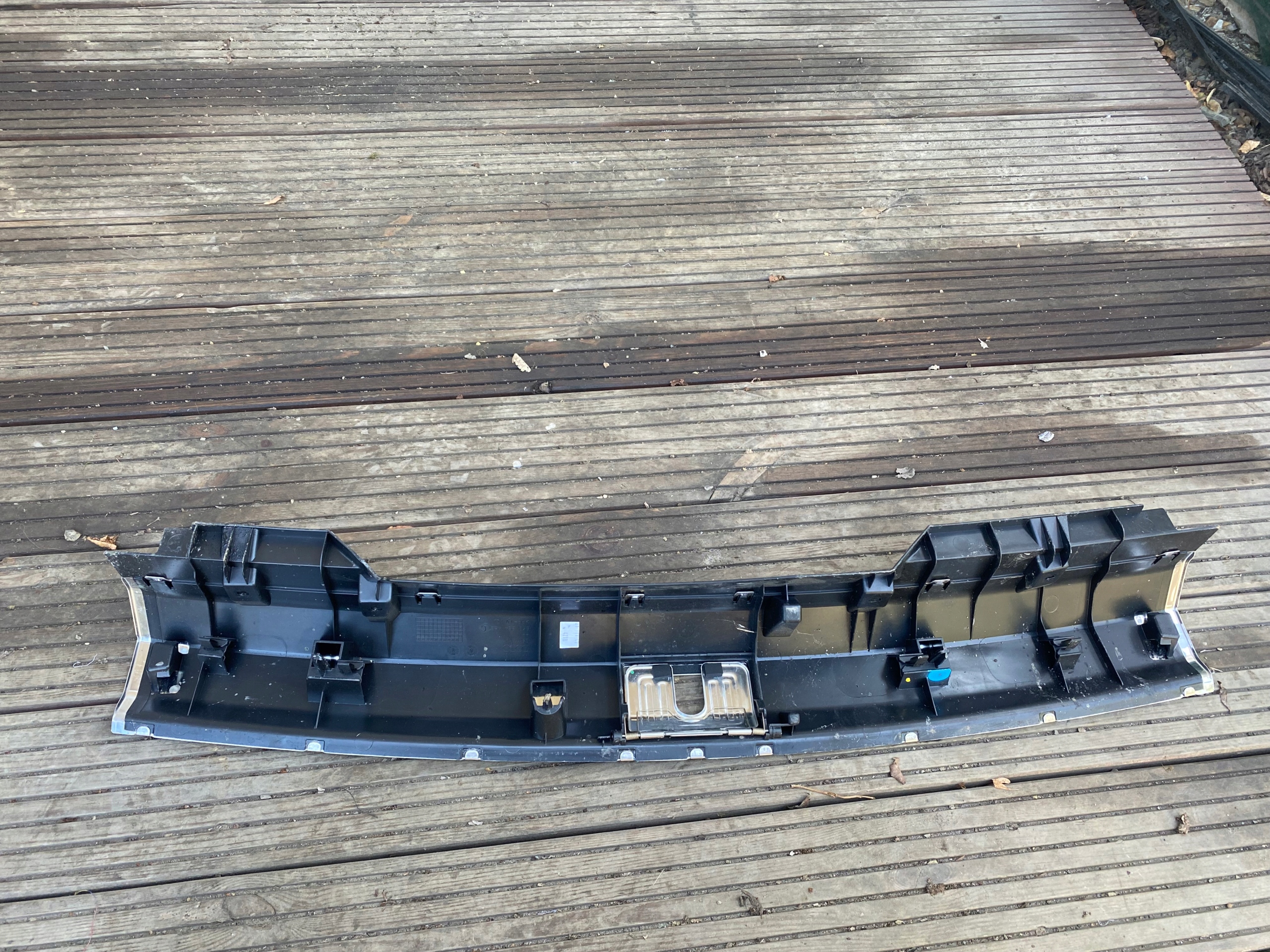 kryt PRAHU kufru AUDI A4 B8 KOMBI 8K9864483C