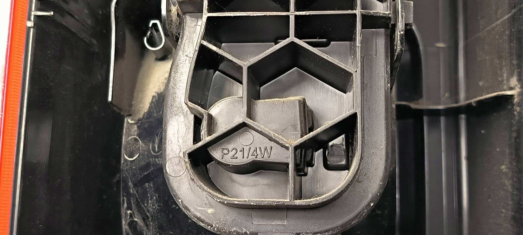 light right rear part 9808243080 TOYOTA PROACE II