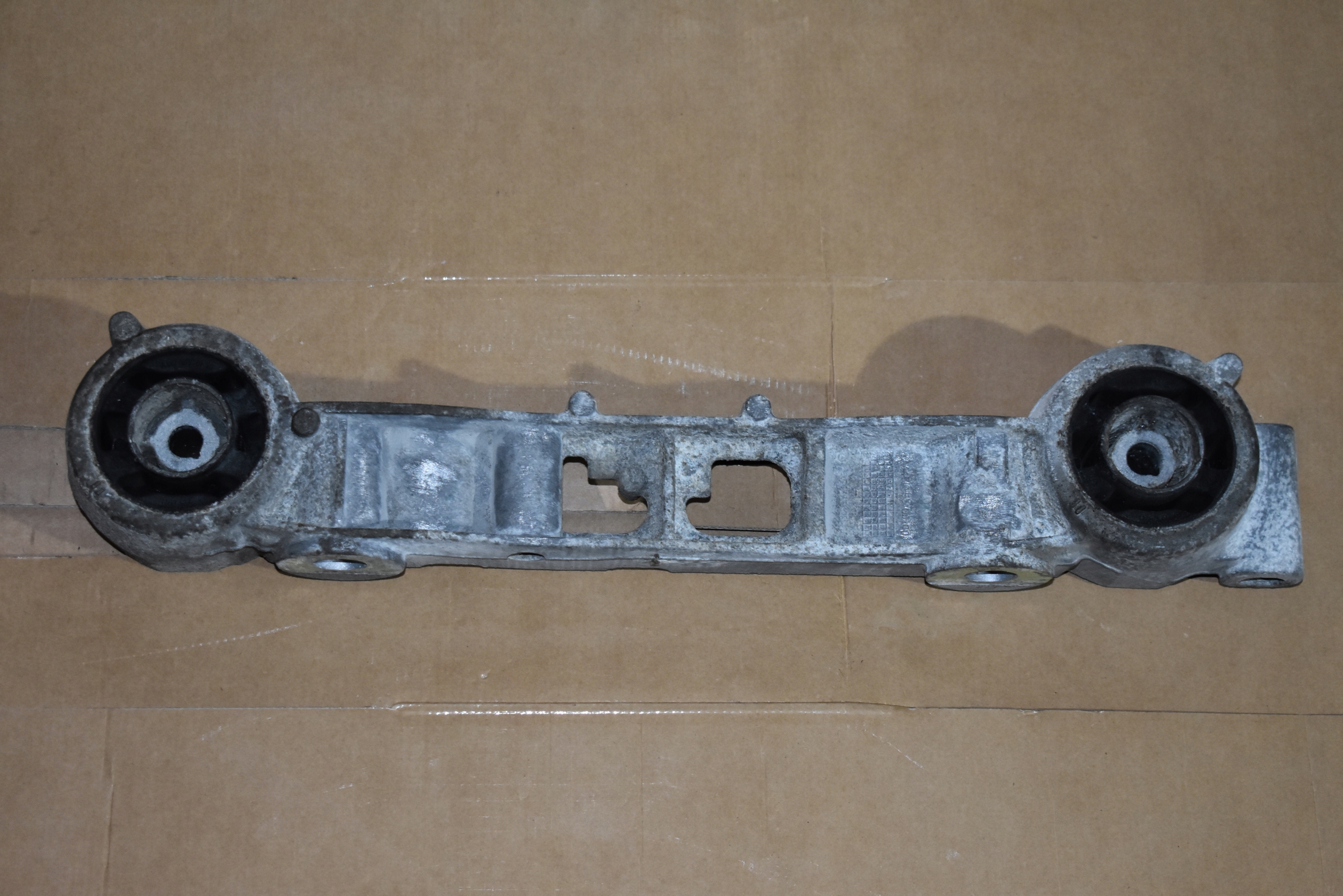 IDEALNY Halter MOSTU MERCEDES W447 1