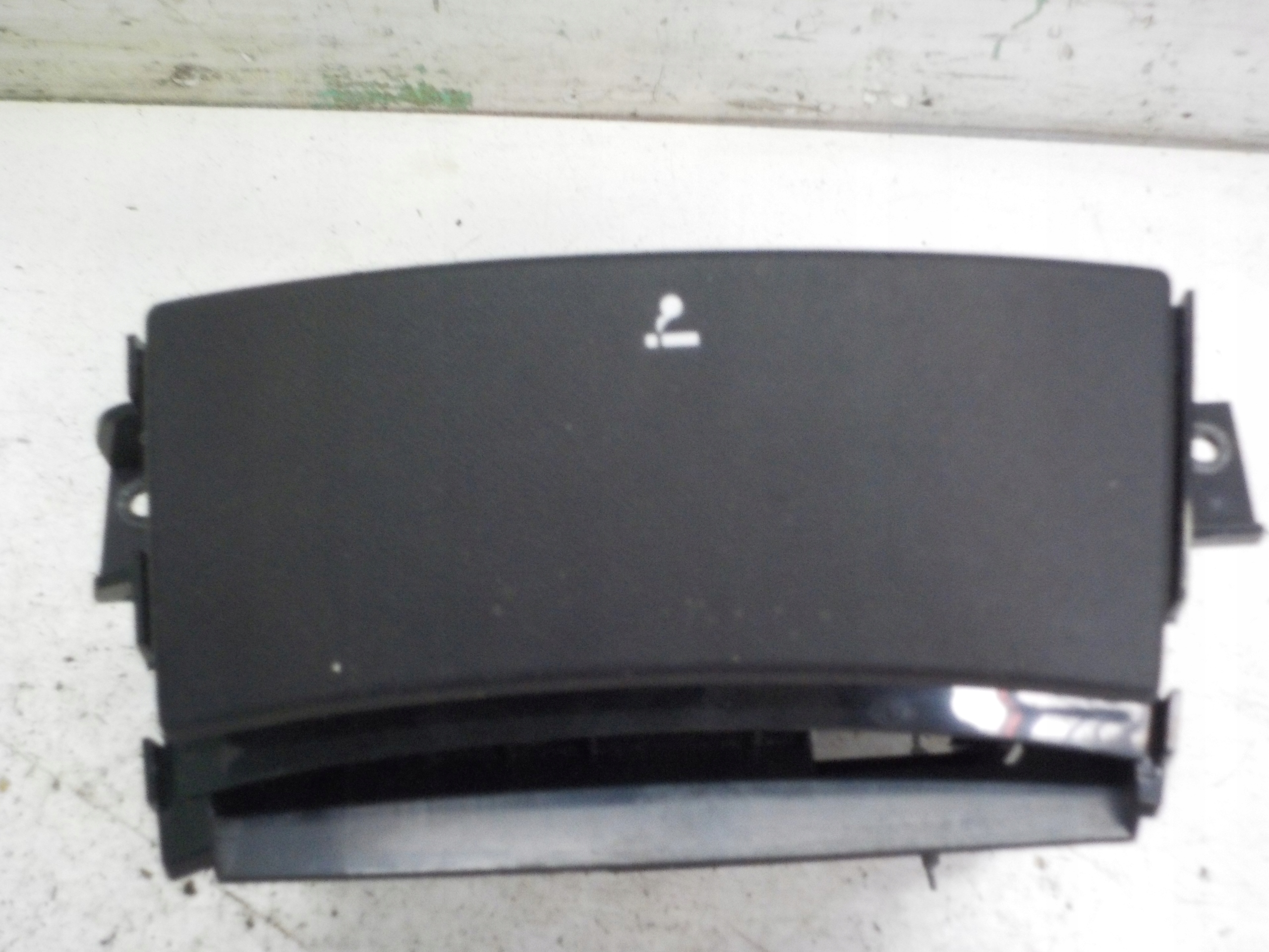 KIA CEED ПЕПЕЛЬНИЦА