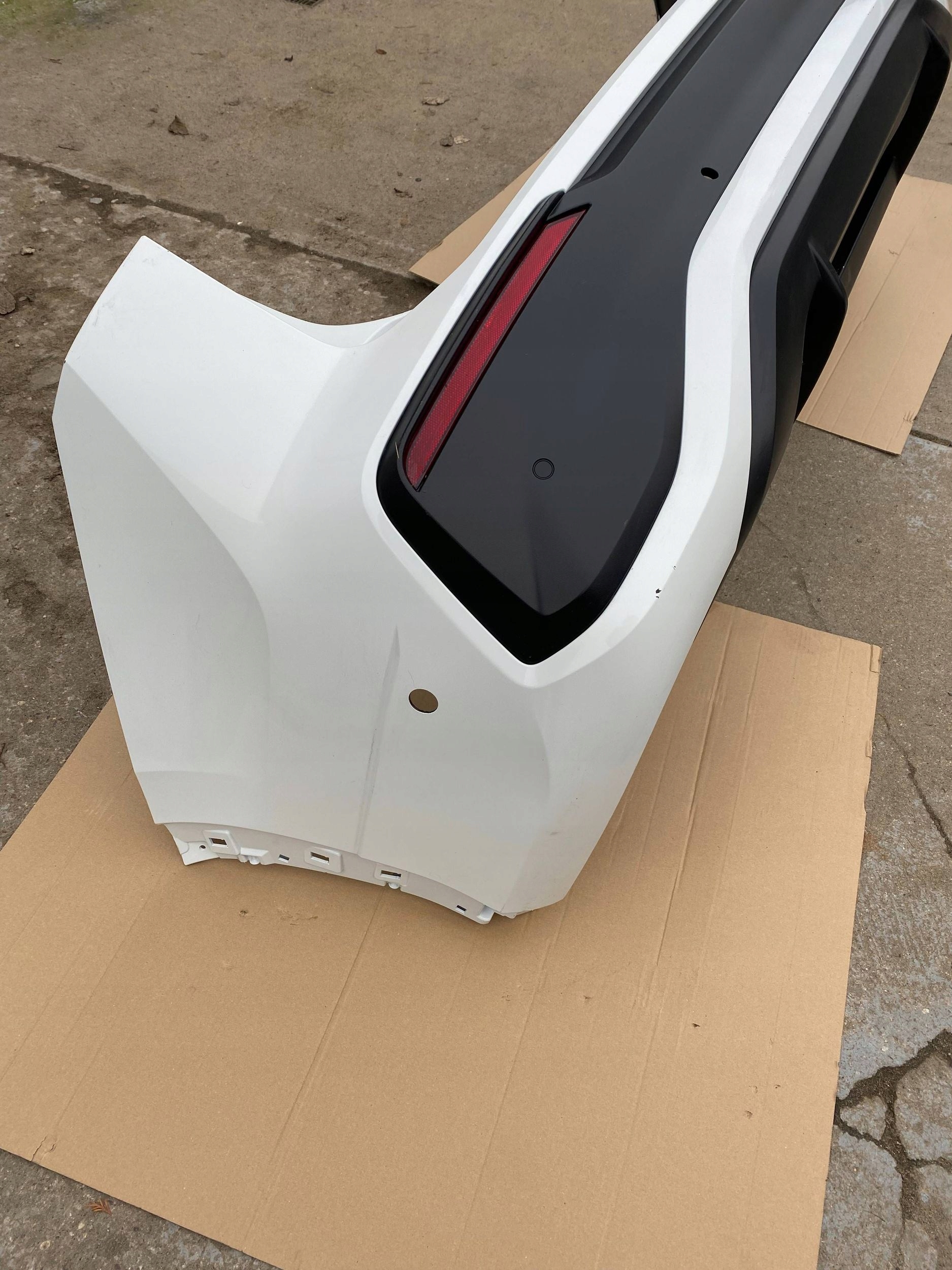 VW TAYRON II 57L complete bumper rear part rear PDC LC9A BIALY