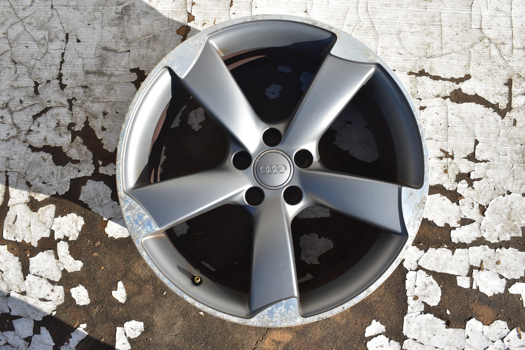 disk hliníkový AUDI 8,5" x 19" 5x112 ET43 8K0601025AR