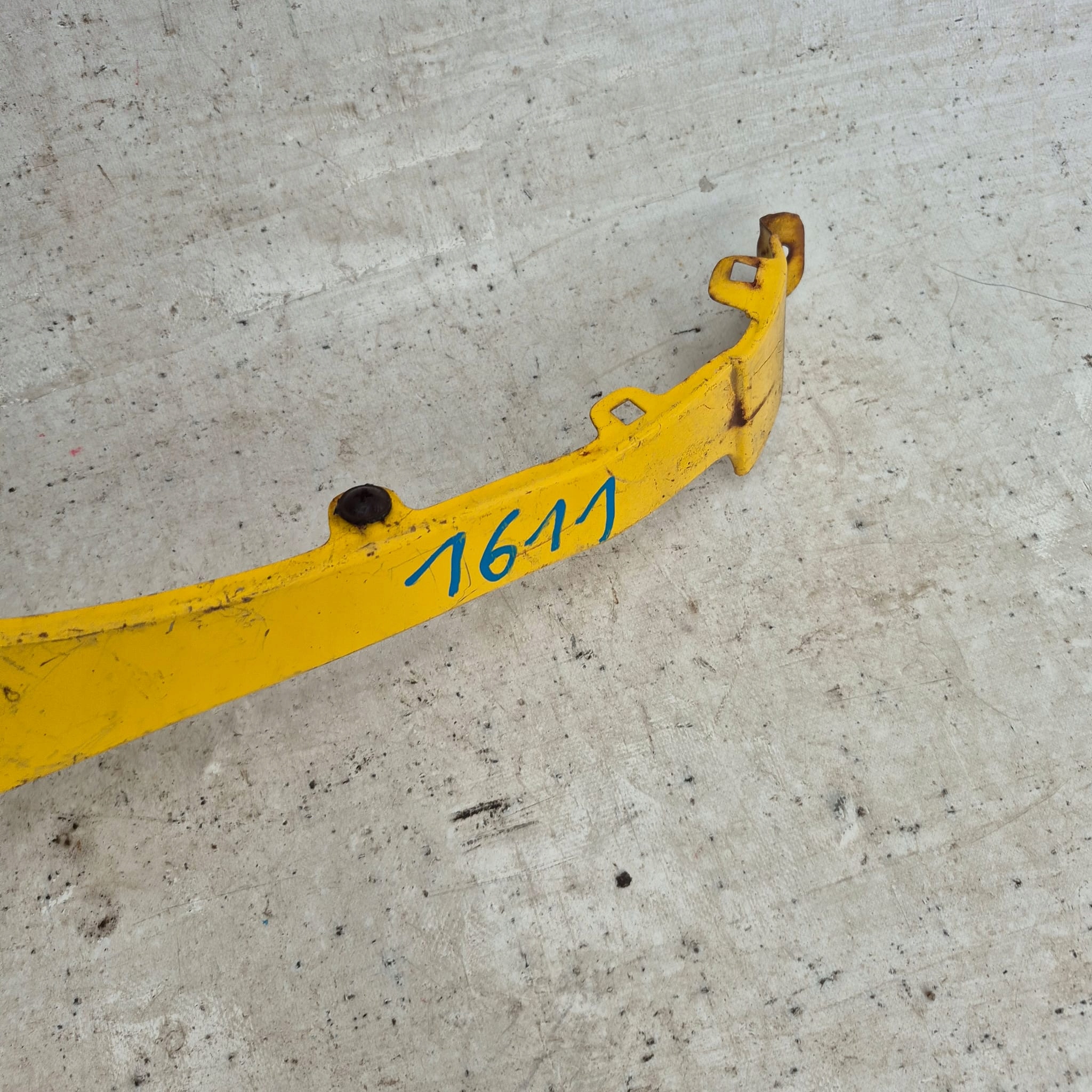 HYUNDAI H1 H-1 and 97- fender front front right