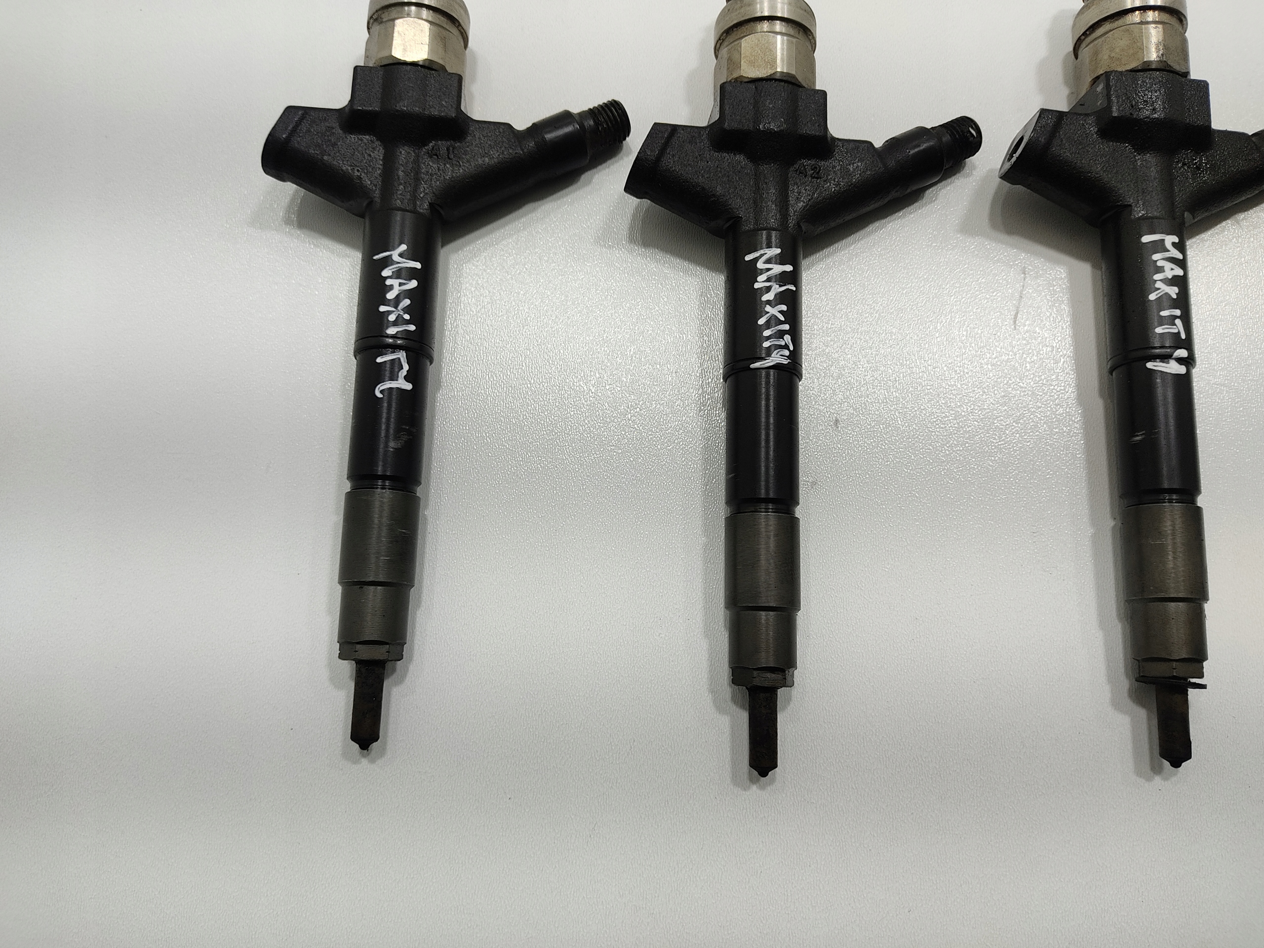 injector injectors CABSTAR MAXITY 2.5 DCI 166003XN0A KOMPLET 2007-14