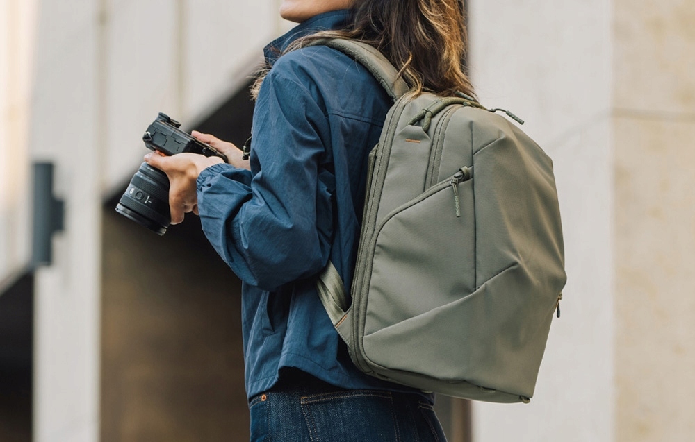OneGo Lite 16L Waterproof Camera Backpack, Fits 14" Laptop — miniatura 12