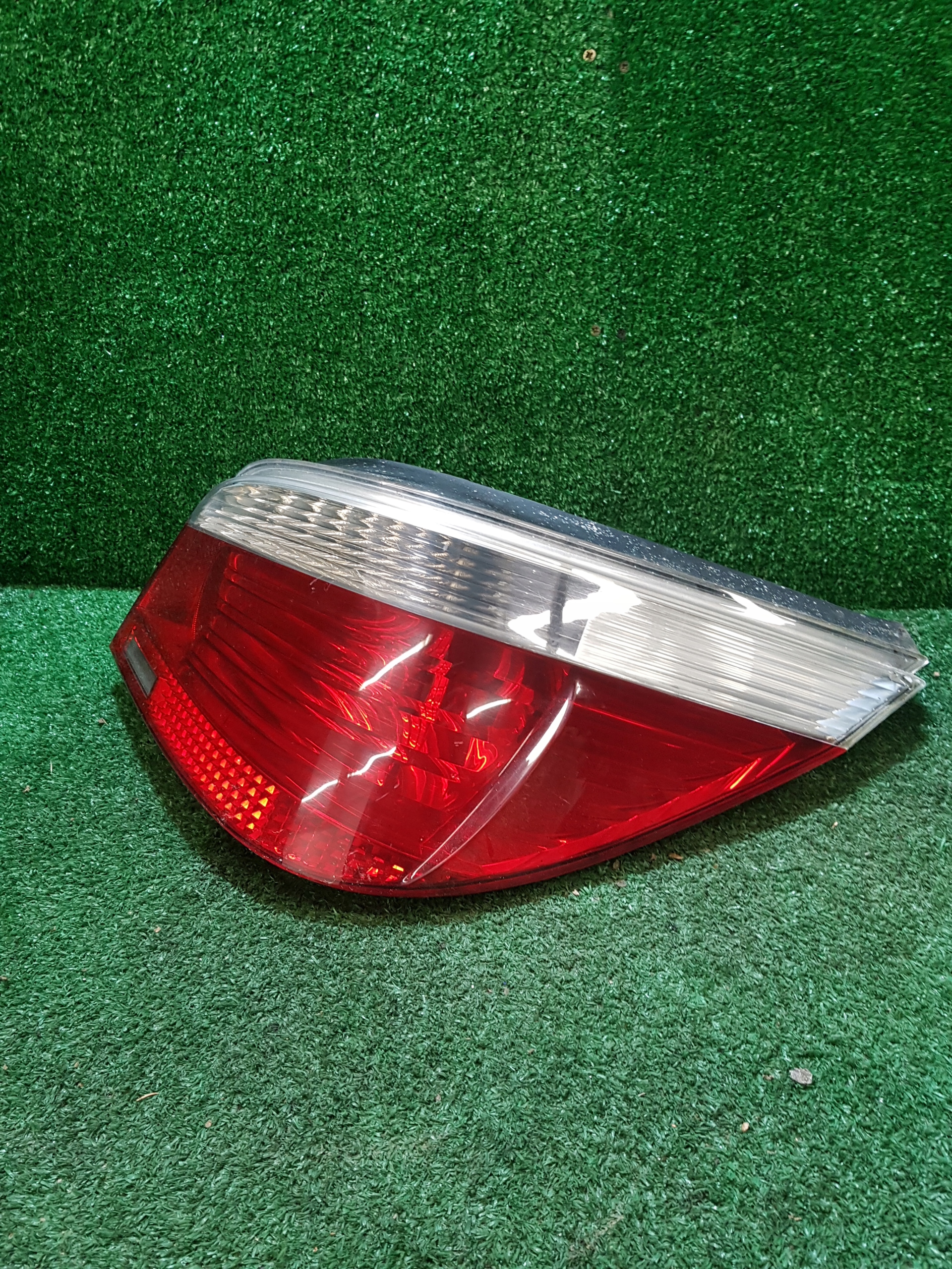 far desna stražnja BMW E60 6910768