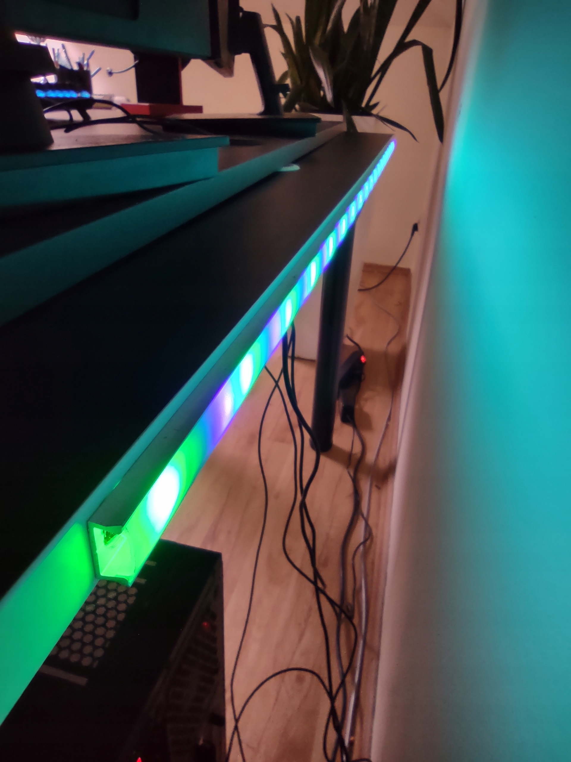 BIURKO GAMINGOWE RGB LED 138x68 GRAFIT Szerokość mebla 138 cm