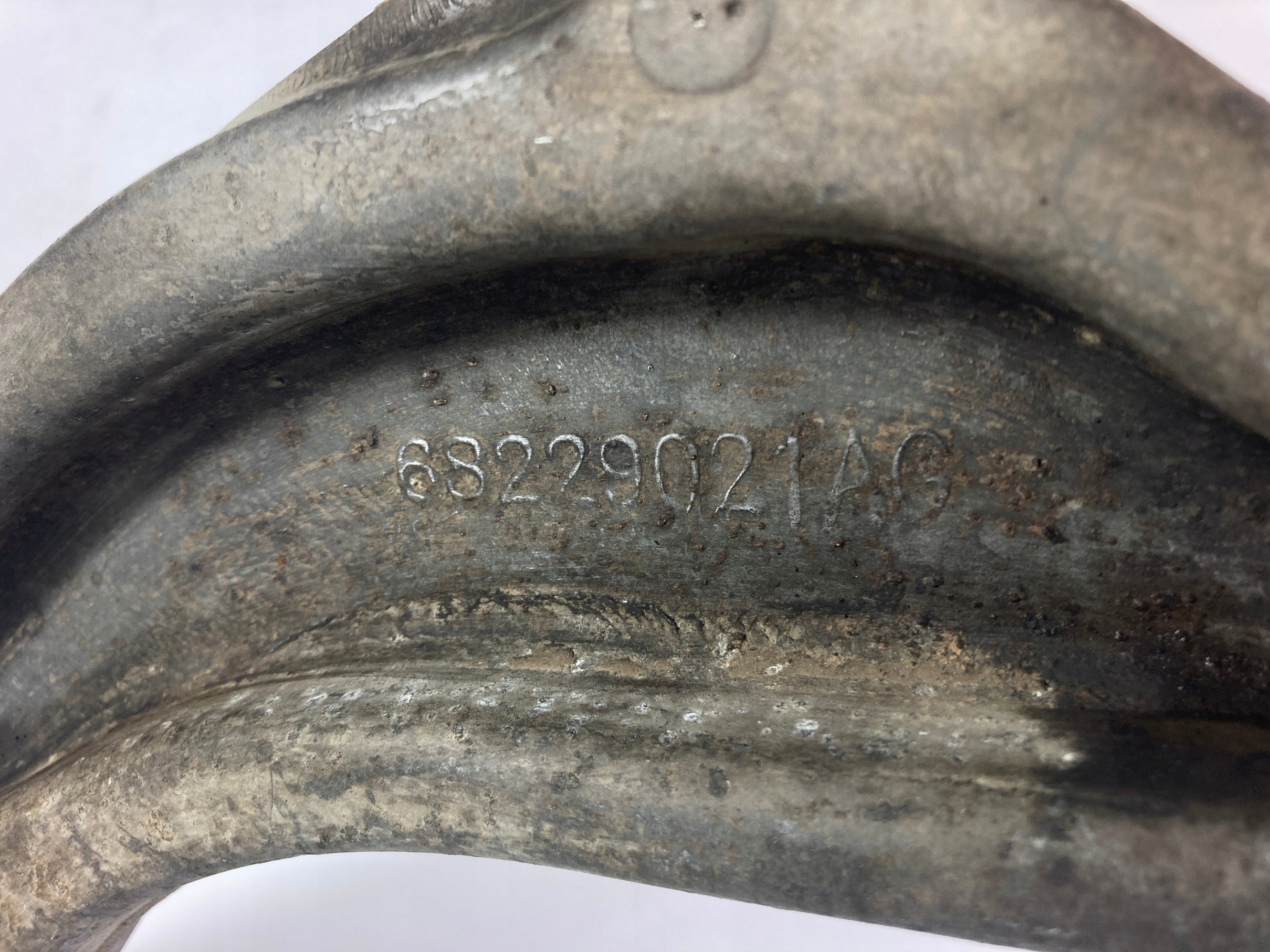 Chrysler Pacifica hybryda 2017-26 arm left front front