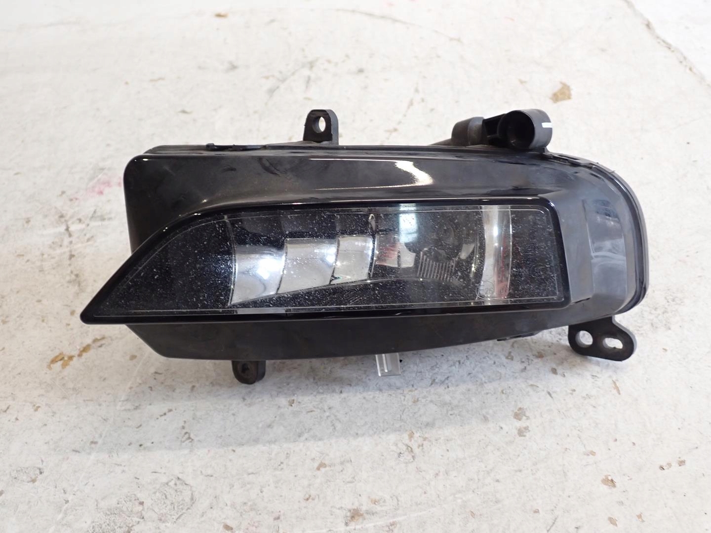 Nebelscheinwerfer links AUDI A4 B8 LIFT 2012- 8K0941699C