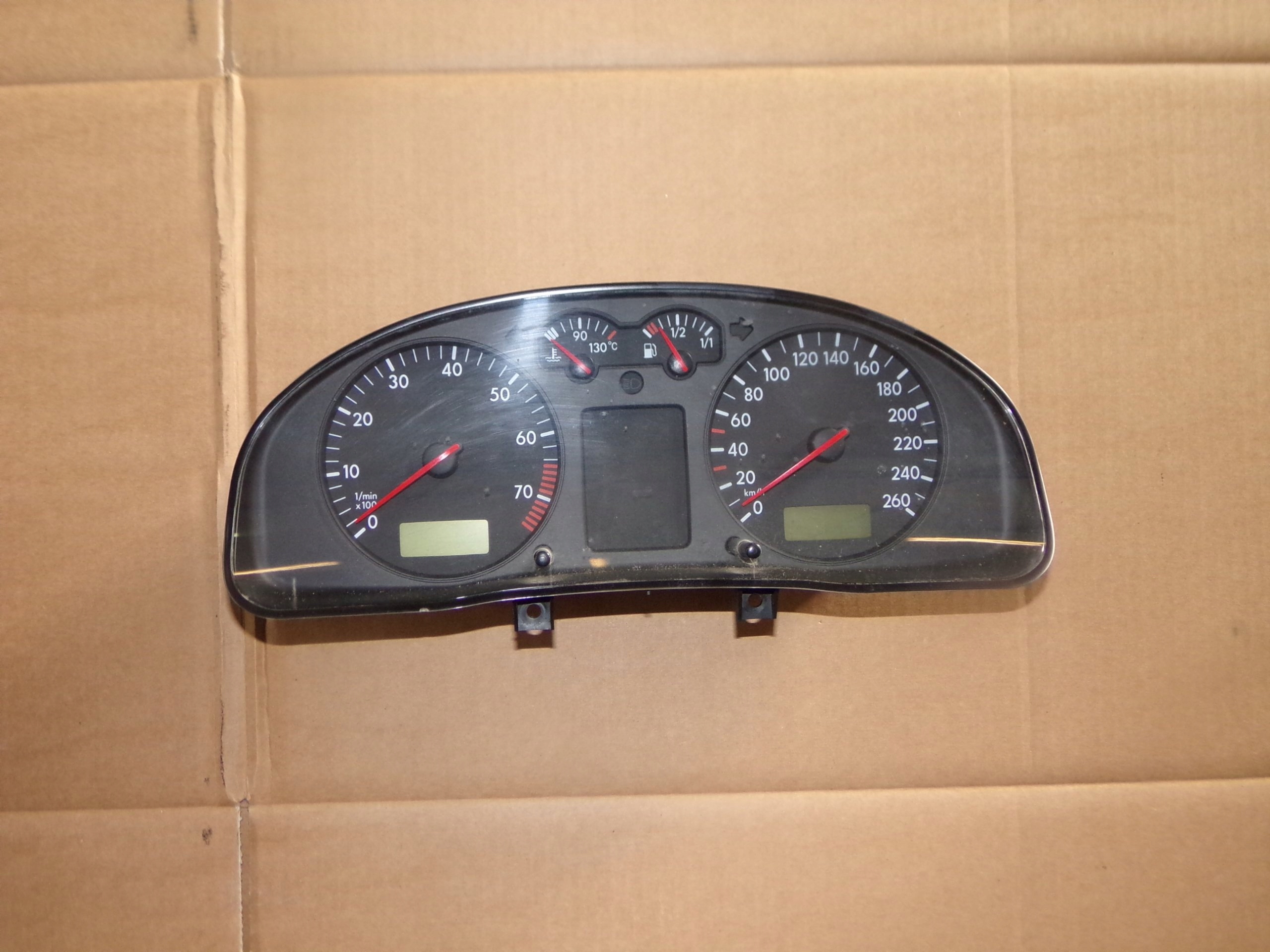 спидометр vw volkswagen PASSAT B5 1.6 3B0919861B