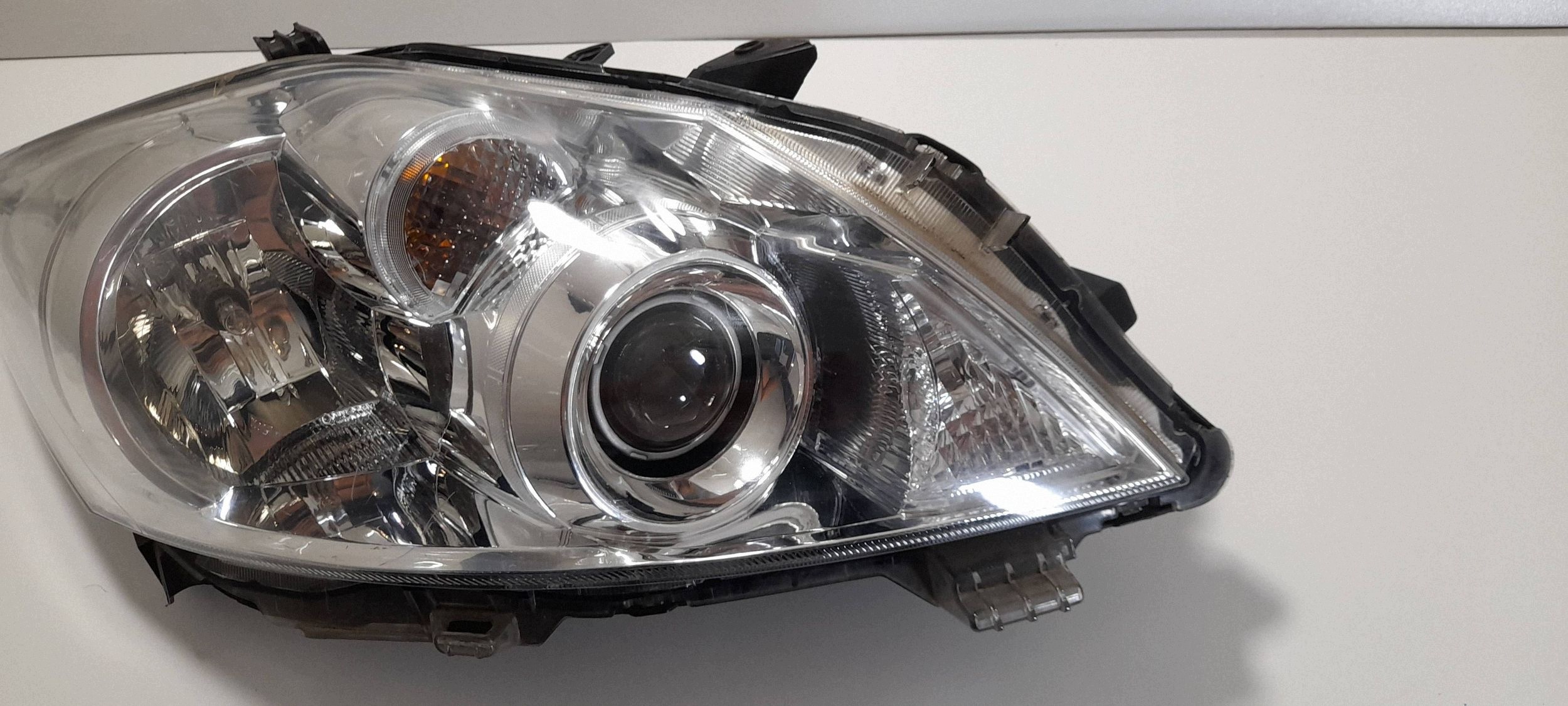 Toyota Auris e Lift E15 2009-2012r Reflektor Destra 09083 (R458)