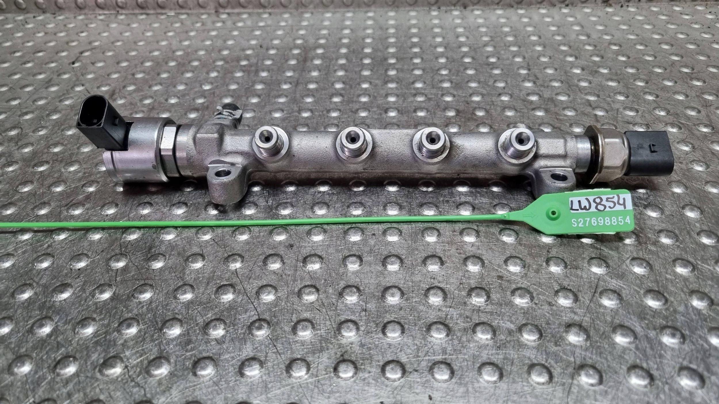 Rampe injection Capteurs 04L089G VW PASSAT B8 LEON III GOLF VII 2.0 TDI