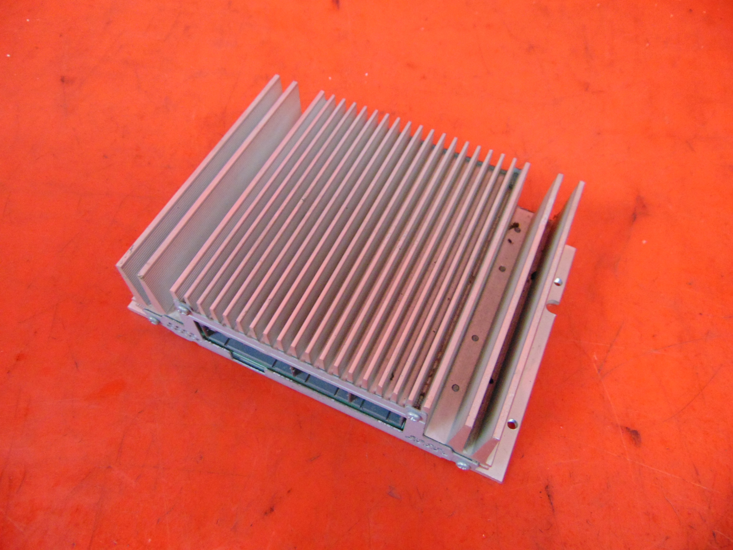 HYUNDAI ix35 аудио усилитель радио 963702S301