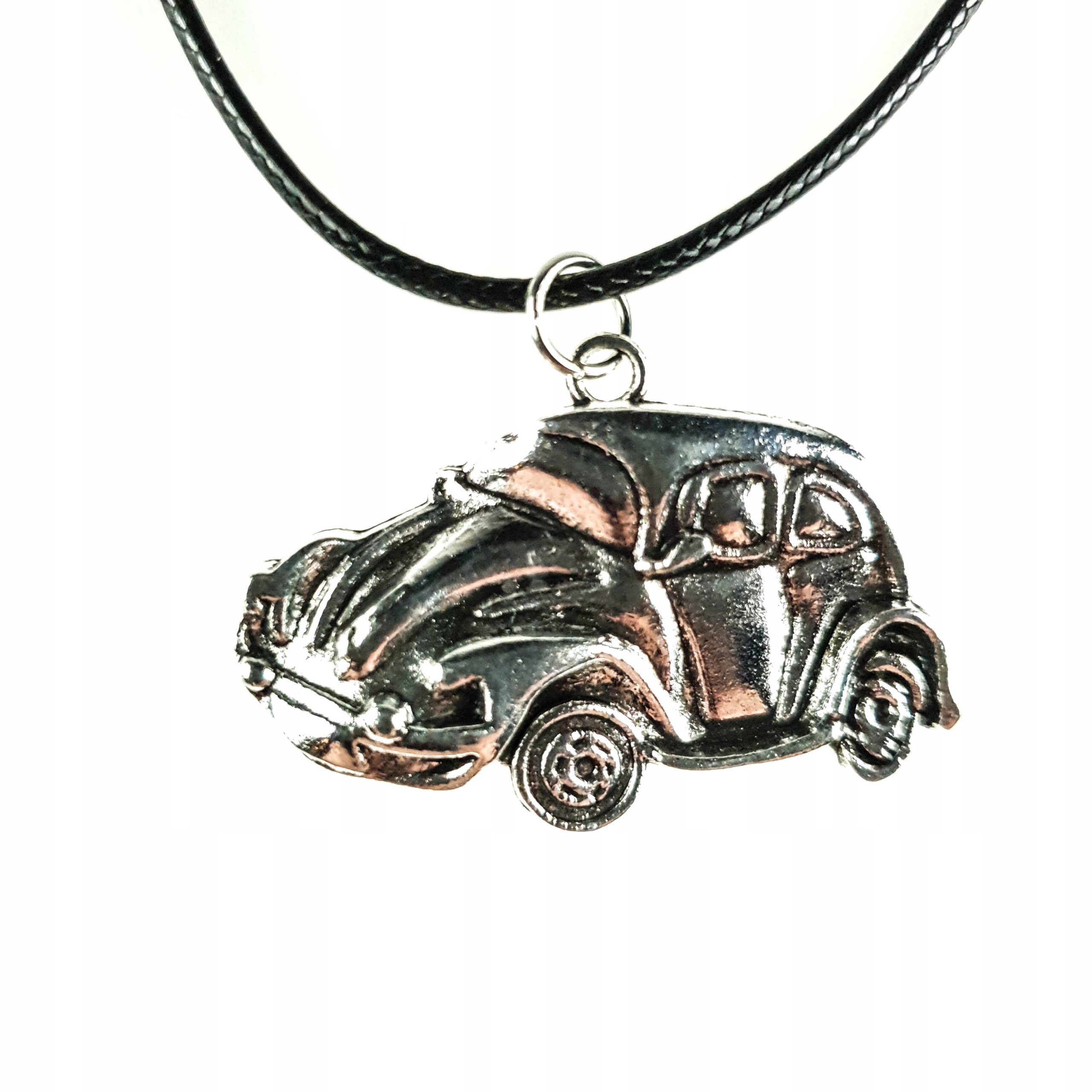 

Piękny Naszyjnik Garbus Samochód Posrebrzany