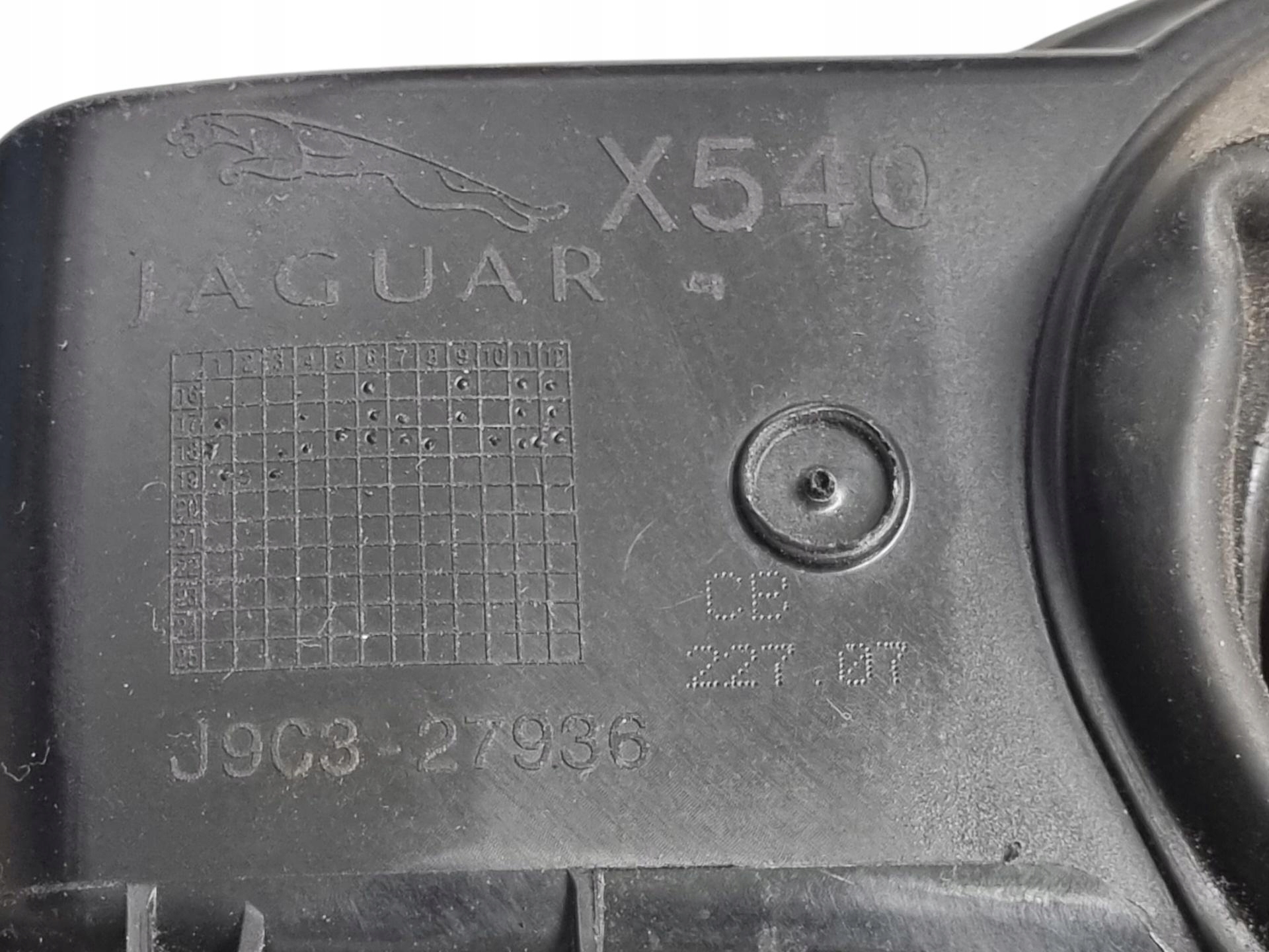 Tankklappe des Kraftstoffsbehälters Jaguar E-Pace X540 2020 J9C3-27936