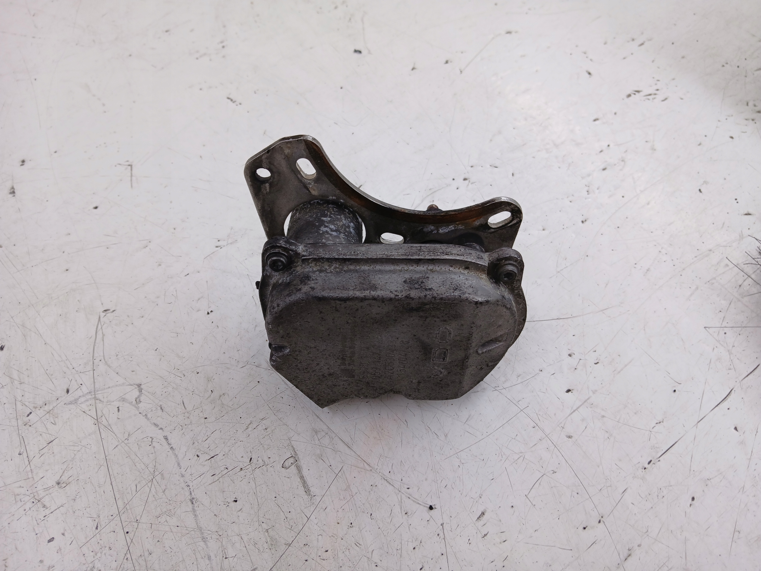 AUDI A4 B7 A6 C6 2.7 3.0 TDI regulátor TURBINY 059147725