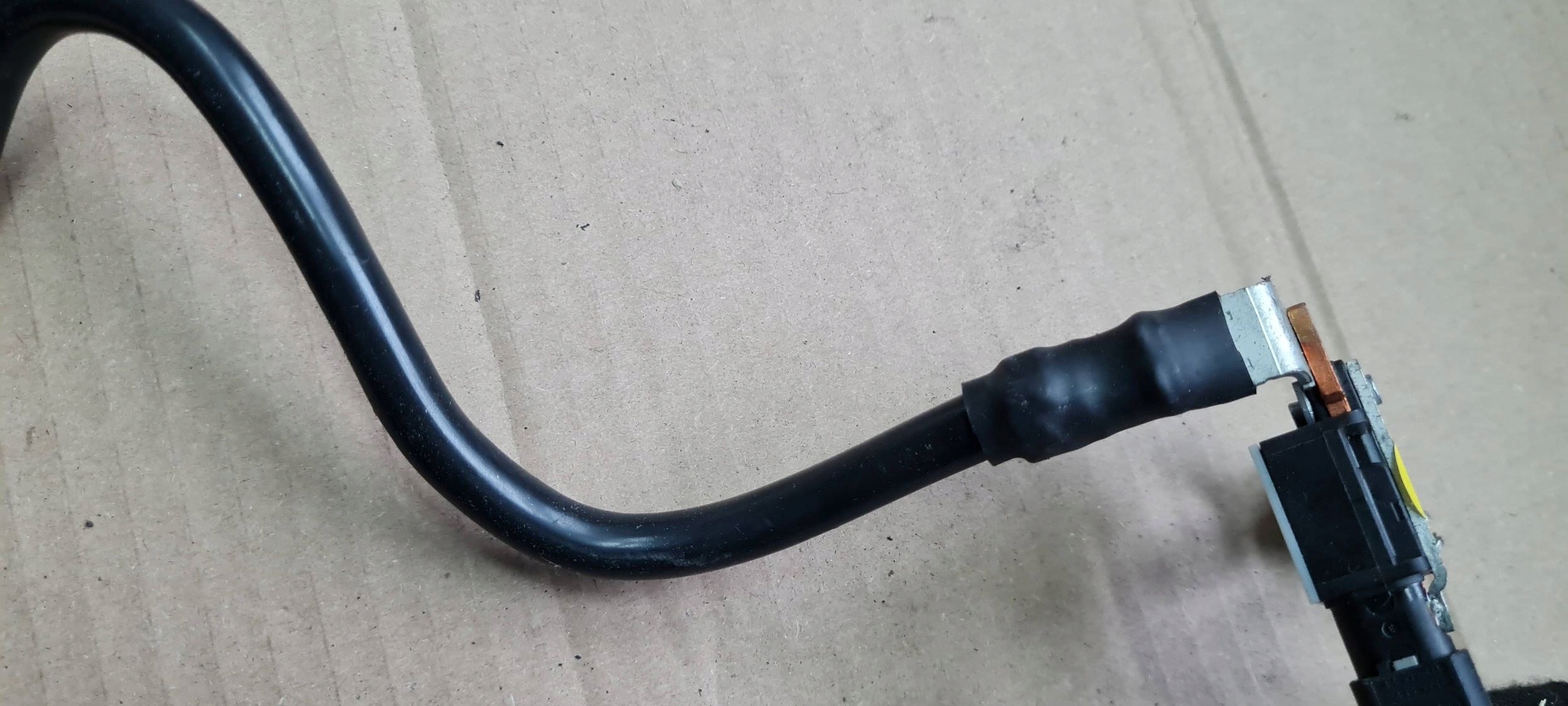 Q5 80A Batteriemanagement Sensor PINUS AKUMULATORA 8S0915181C A4 B9 A5 8W