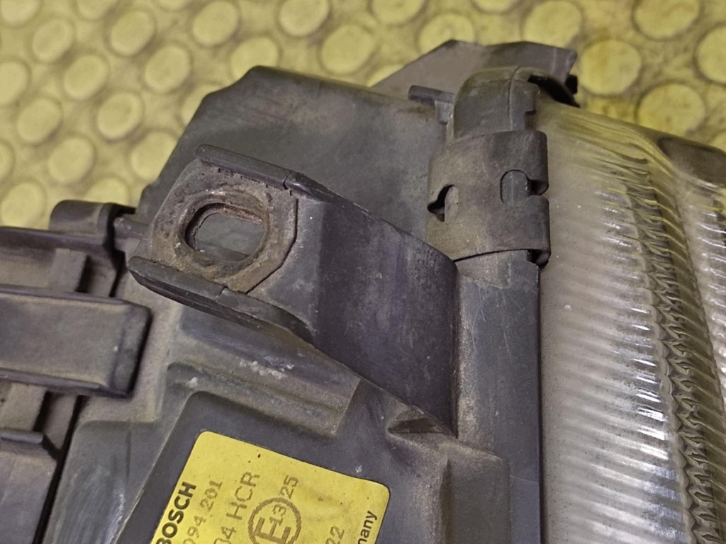 AUDI A4 B5 REFLEKTOR licht links vorne 8D0941003E