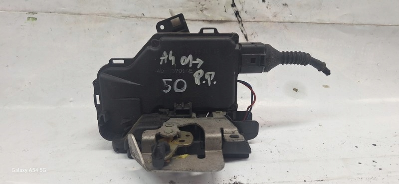 lock door AUDI A4 01- right front 481837016E