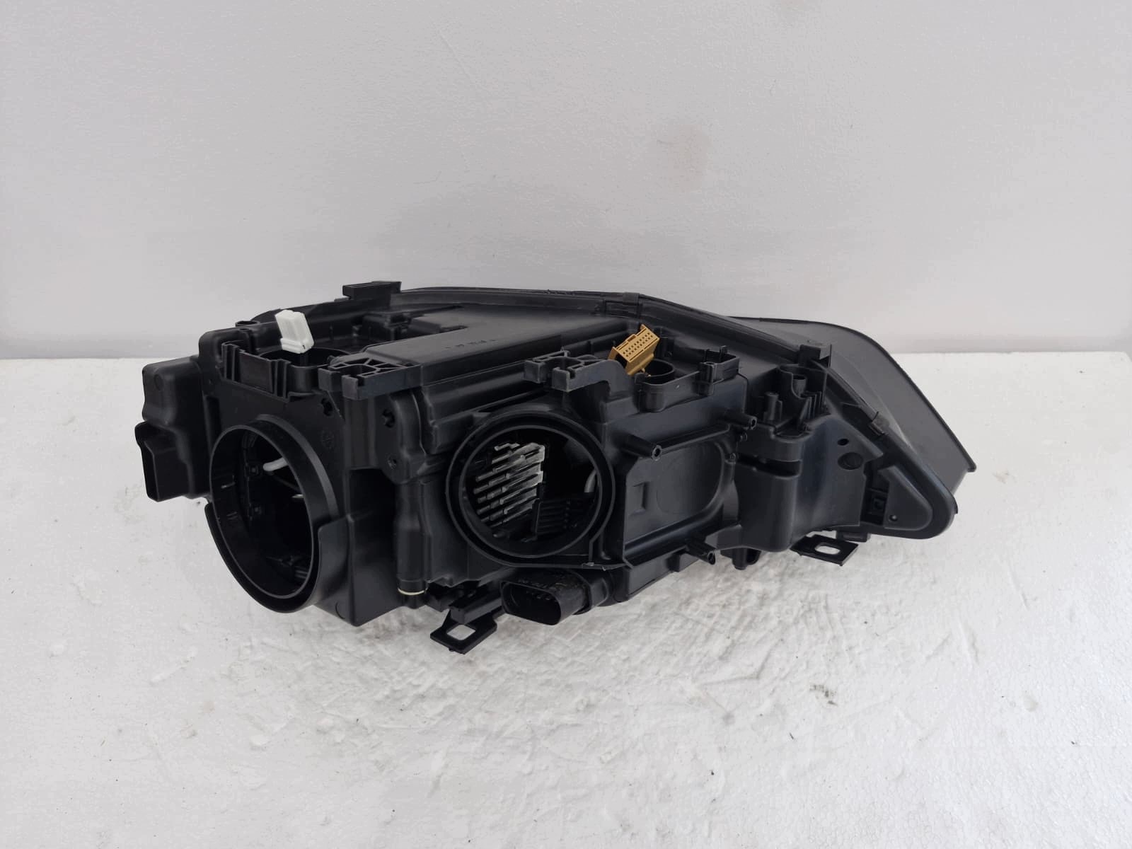 light right Audi A4 8K LIFT Bi-Xenon LED USA