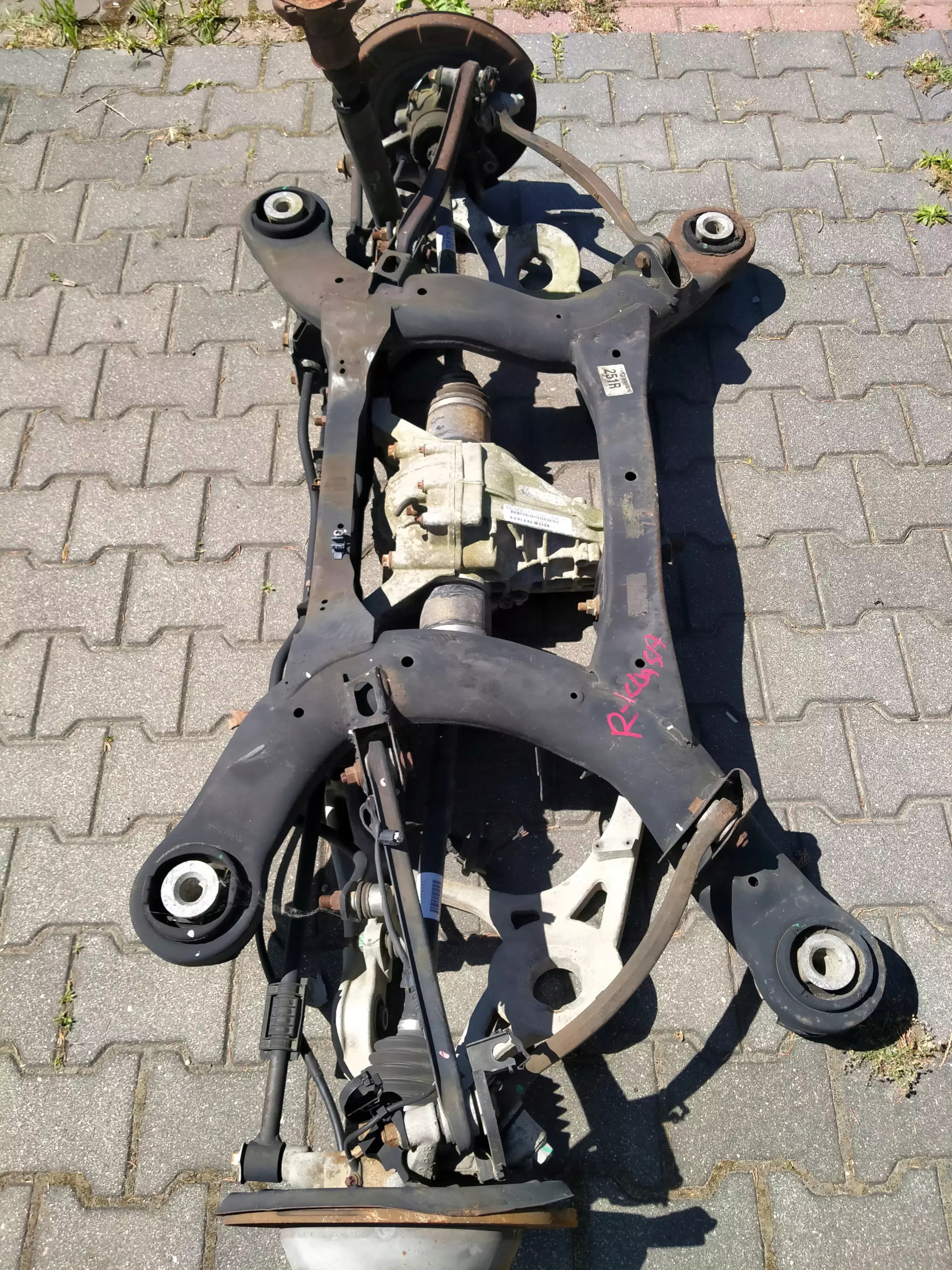 MERCEDES R KLASA TYLNE ZAWIESZENIE WOZEK MOST PIASTA