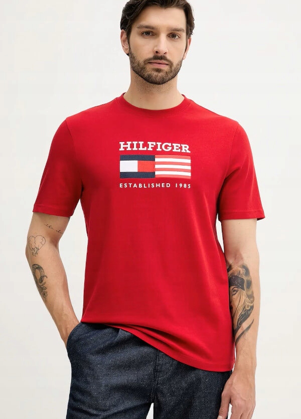 Tommy Hilfiger pánské tričko v intenzivní červené barvě, velikost M