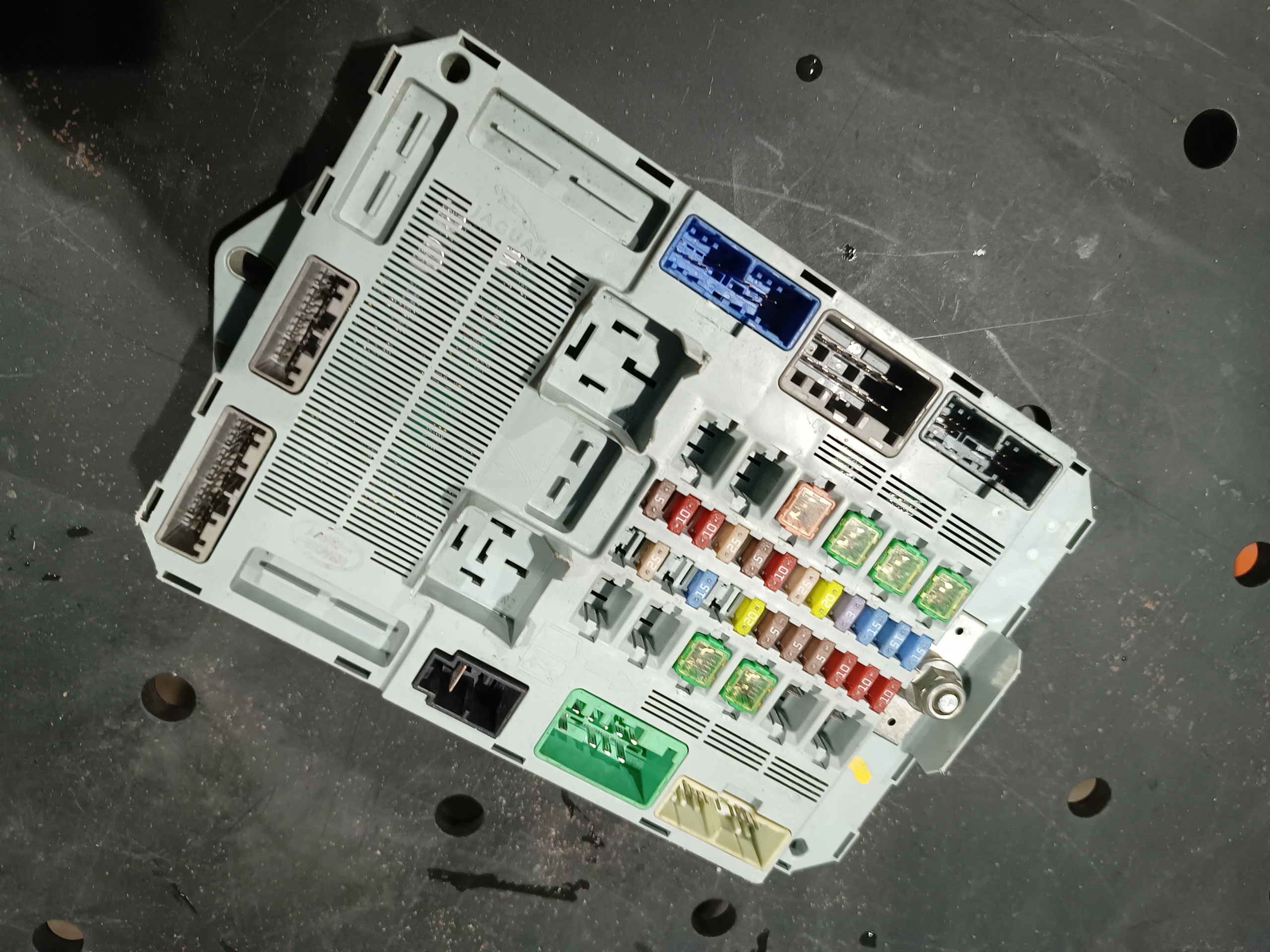 JAGUAR XF X250 LIFT - skrzynka bezpieczników BCM Numer katalogowy oryginału DX23-14D628-BG