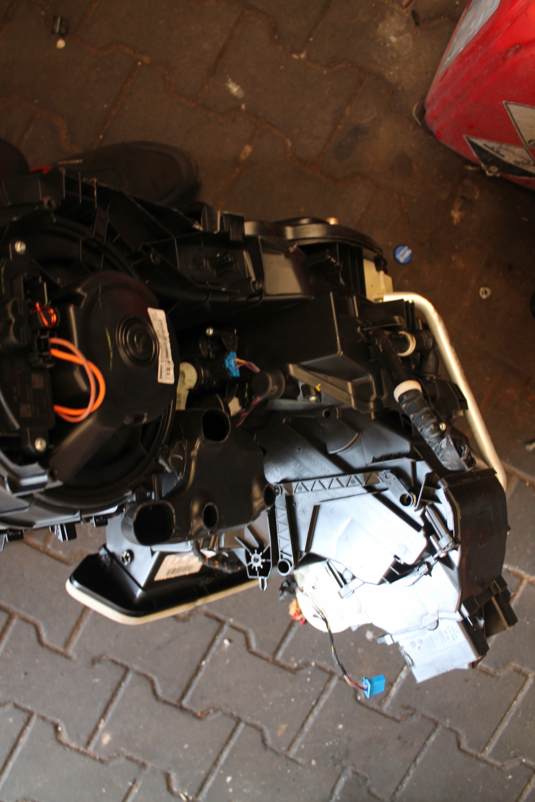 1618. heater SEAT 5WB816001B