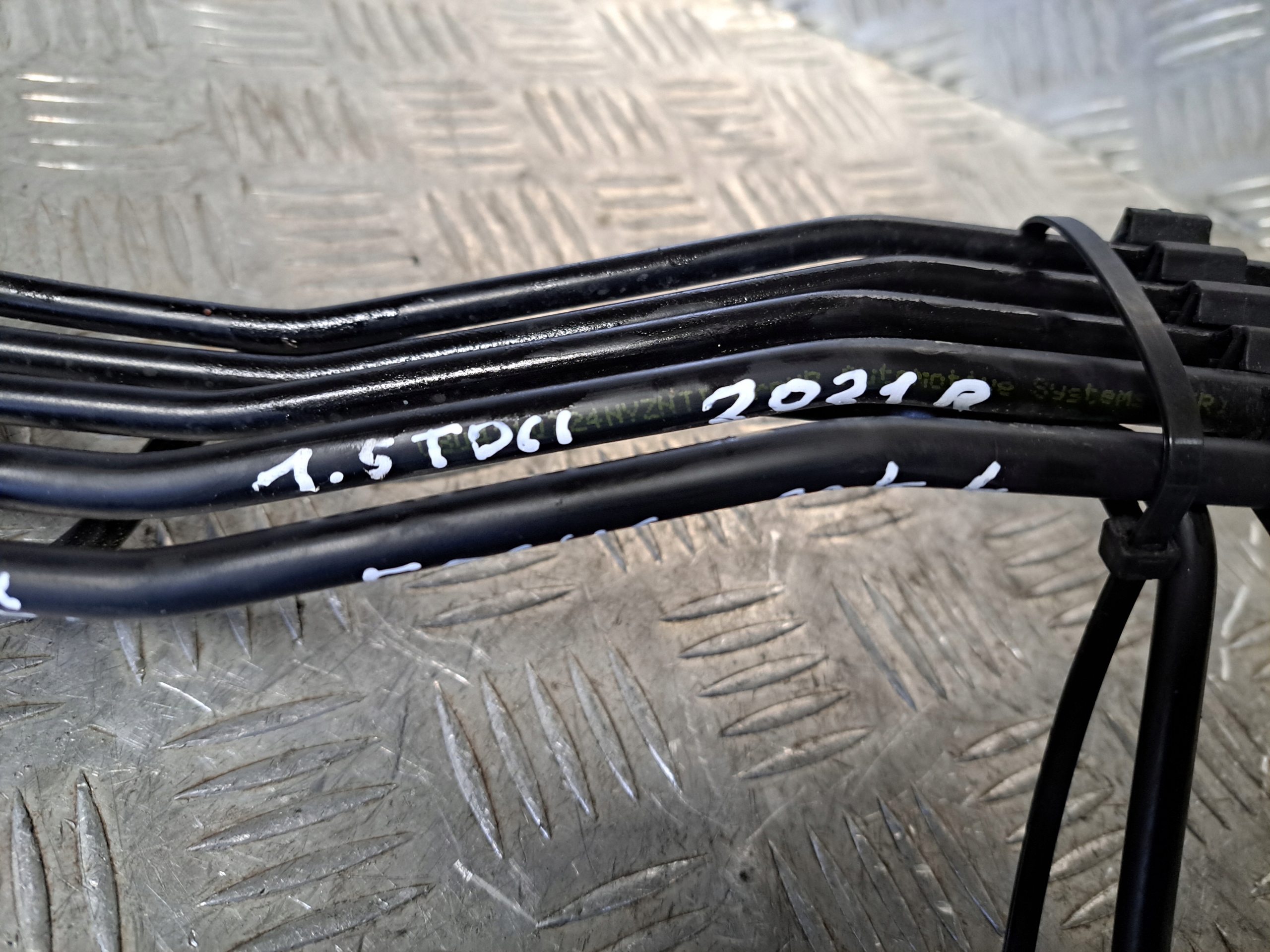 FORD Focus MK4 1.5 21 r тормозной шланг