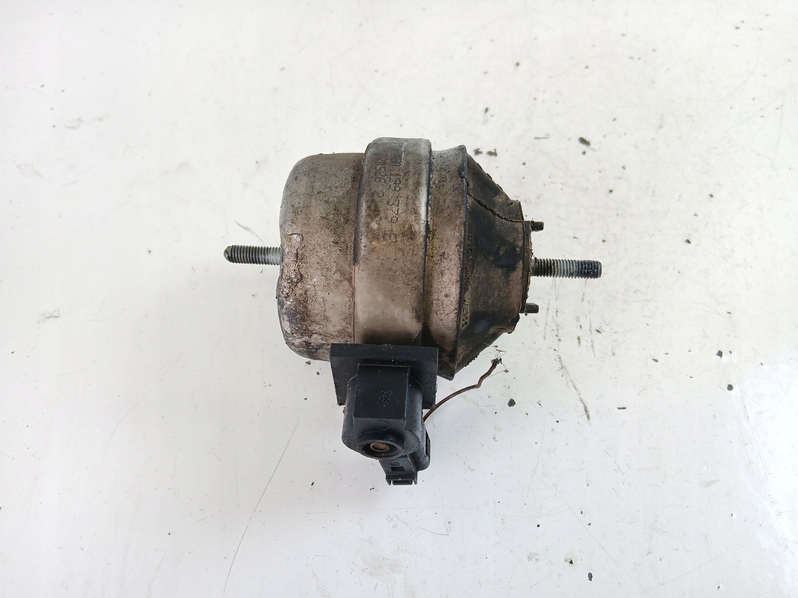 AUDI A6 C5 VW PASSAT B5 engine mount 4B0199379E