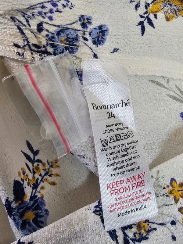 Bonmarche bluzka biała kwiaty fioletowe maxi 52 Fason klasyczny
